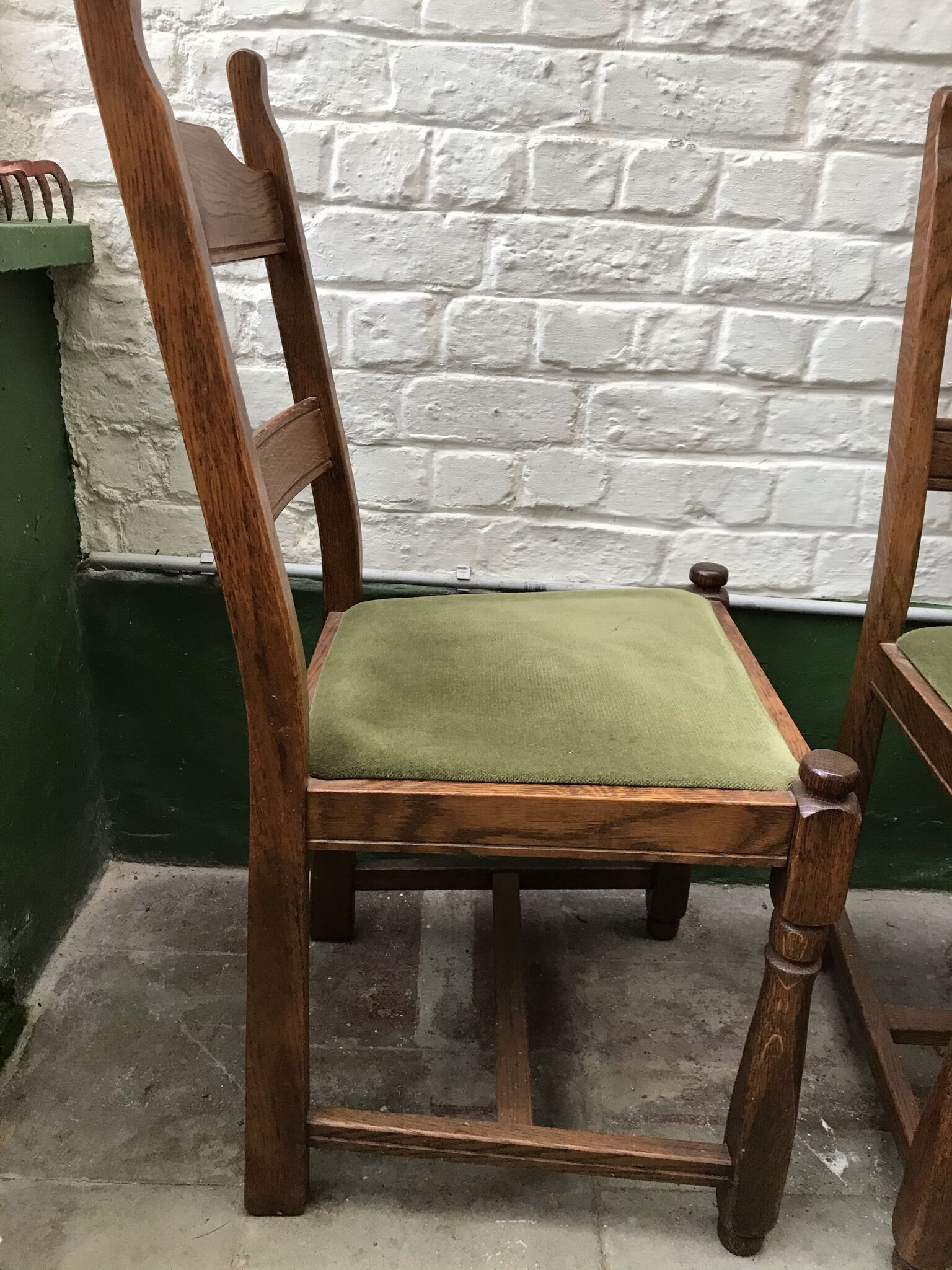 Series of 6 wooden chairs from the 1940s