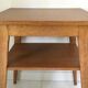 Guéridon pieds compas 1950 en bois clair, desserte, table d'appoint