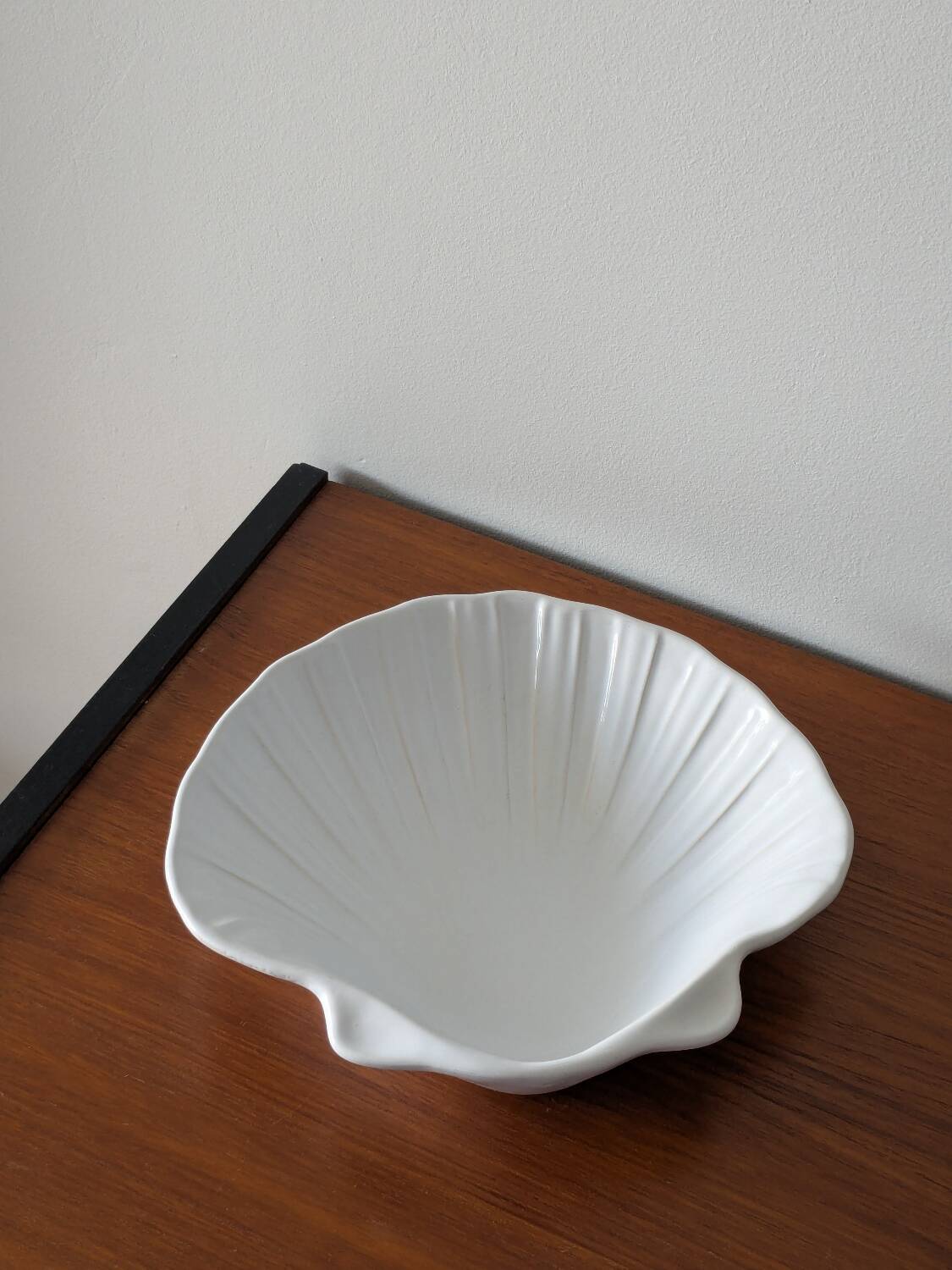 Émile Henry white shell dish