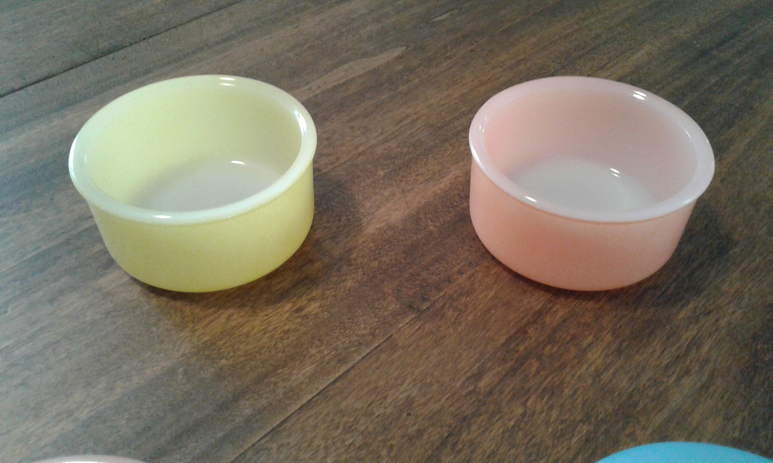 4 Arcopal ramekins. colours. vintage