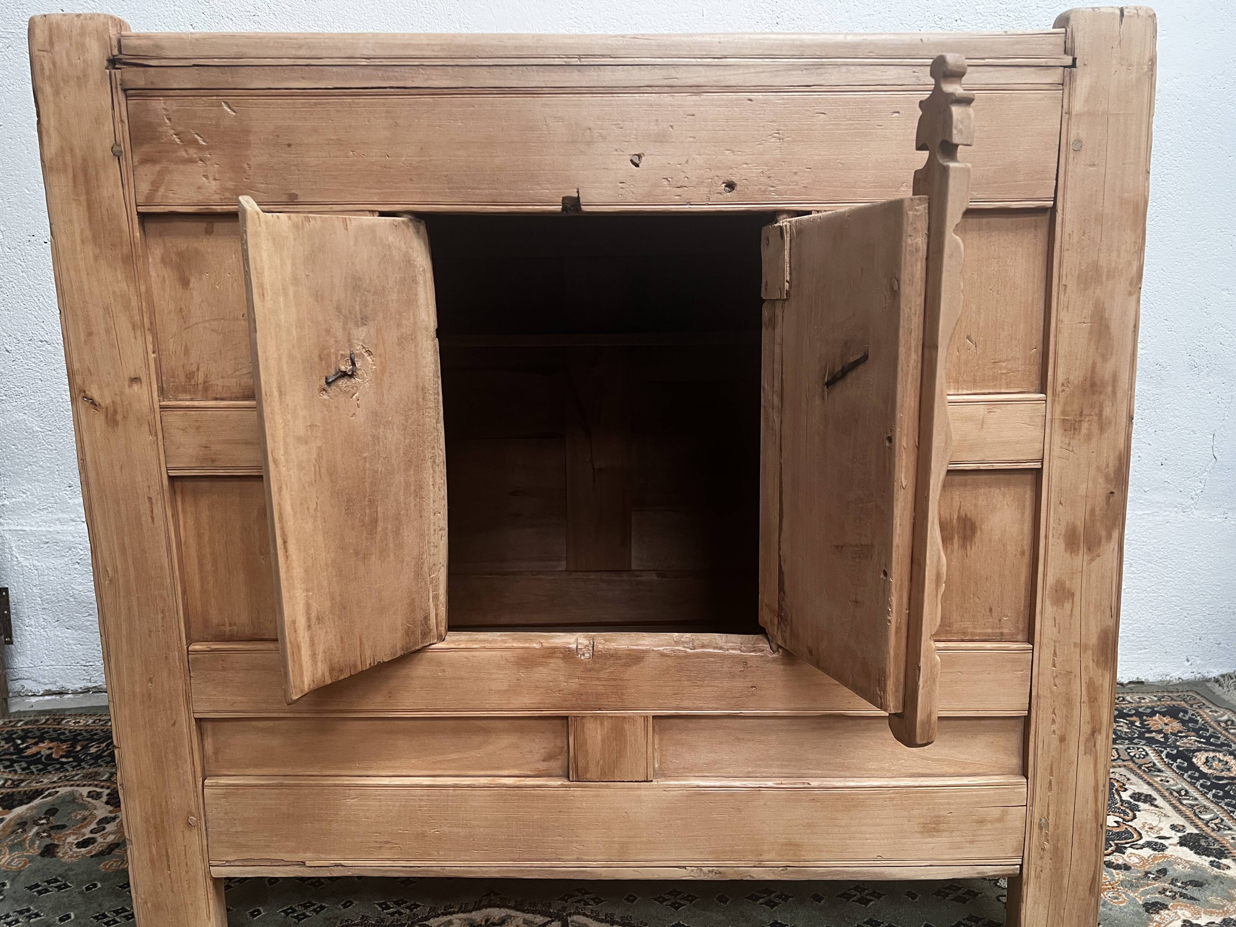 Old pantry in Pitch pine - early 20th century