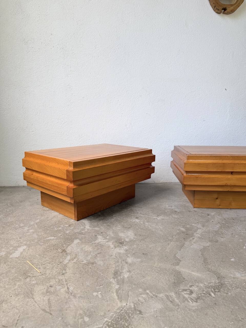 Paire de chevets en orme Maison Regain