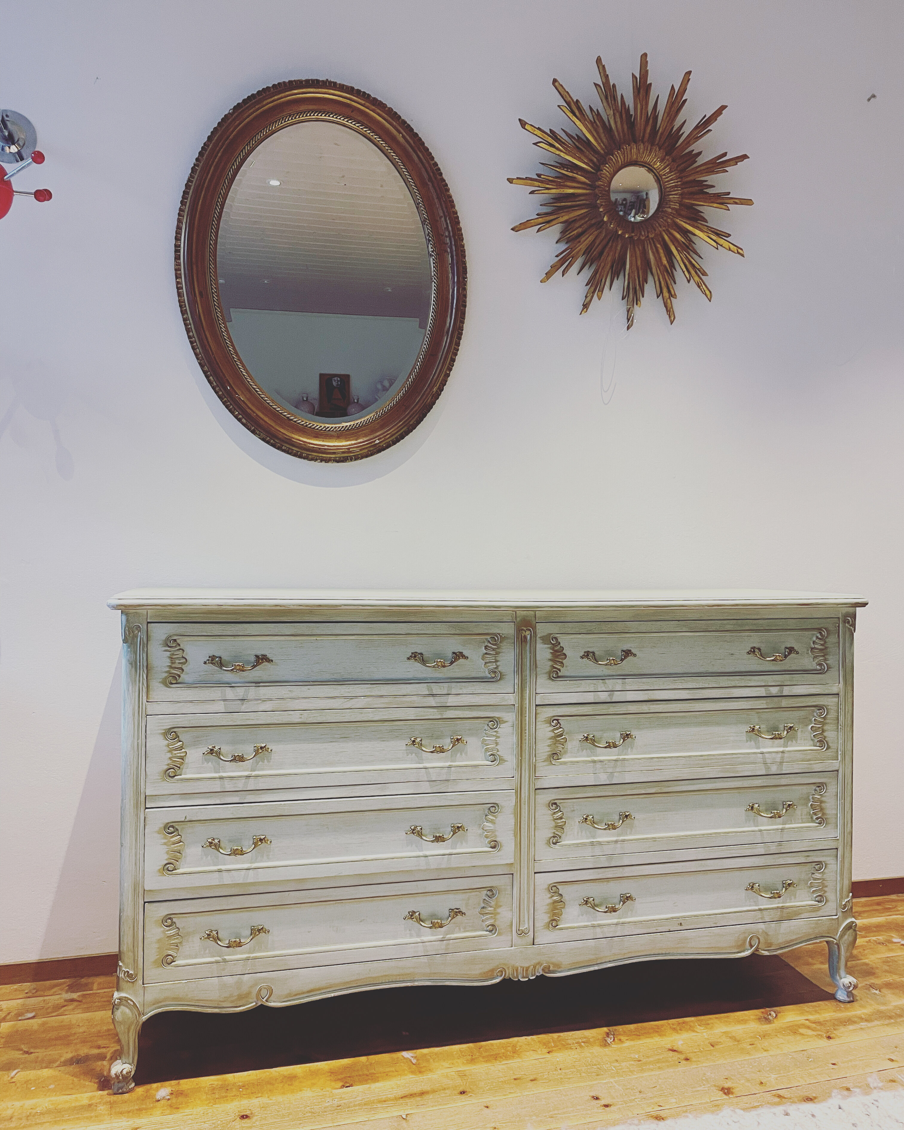 Shabby chic dresser