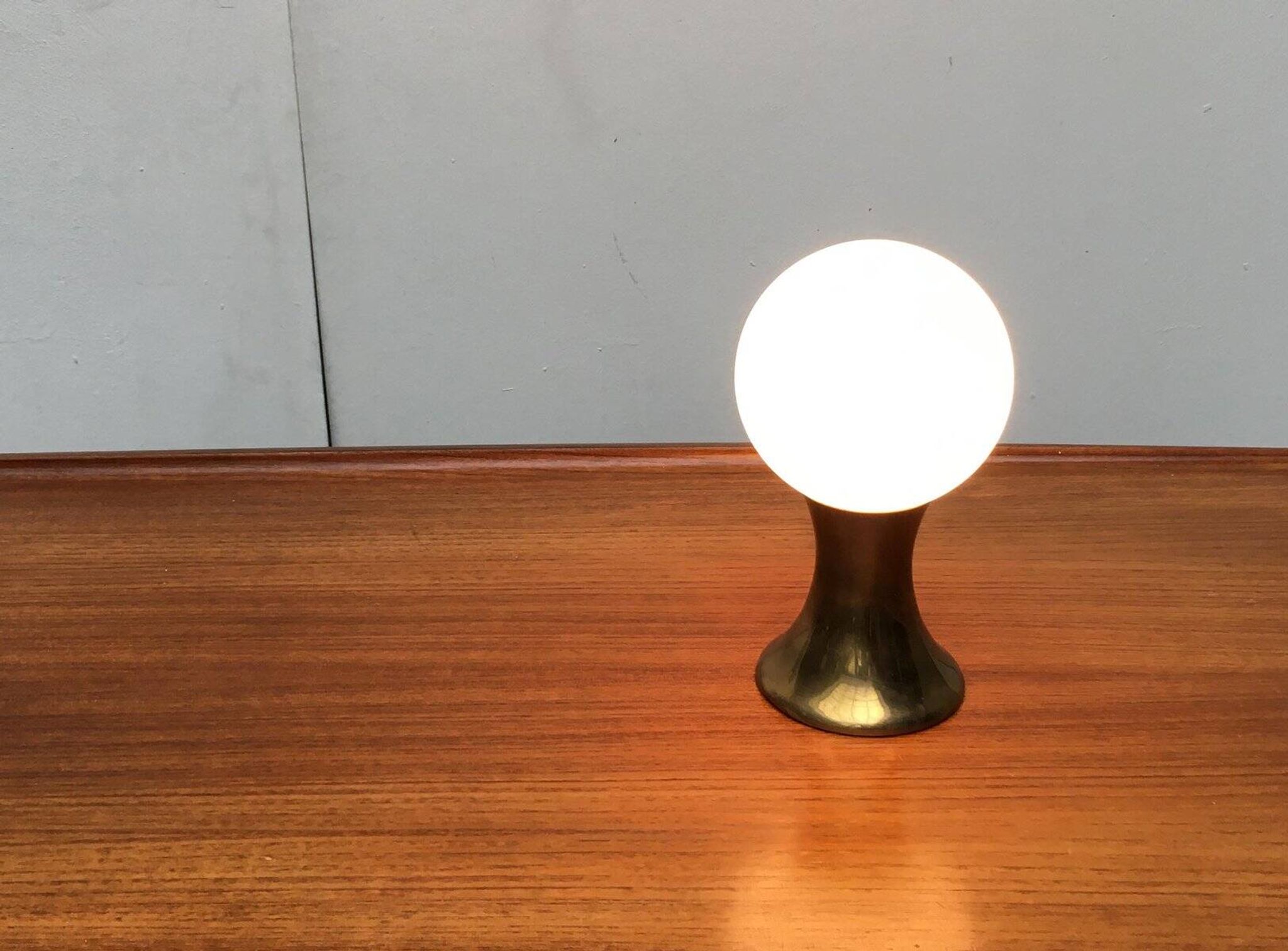 Lampe de table milieu du siècle
