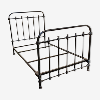 Wrought iron bed