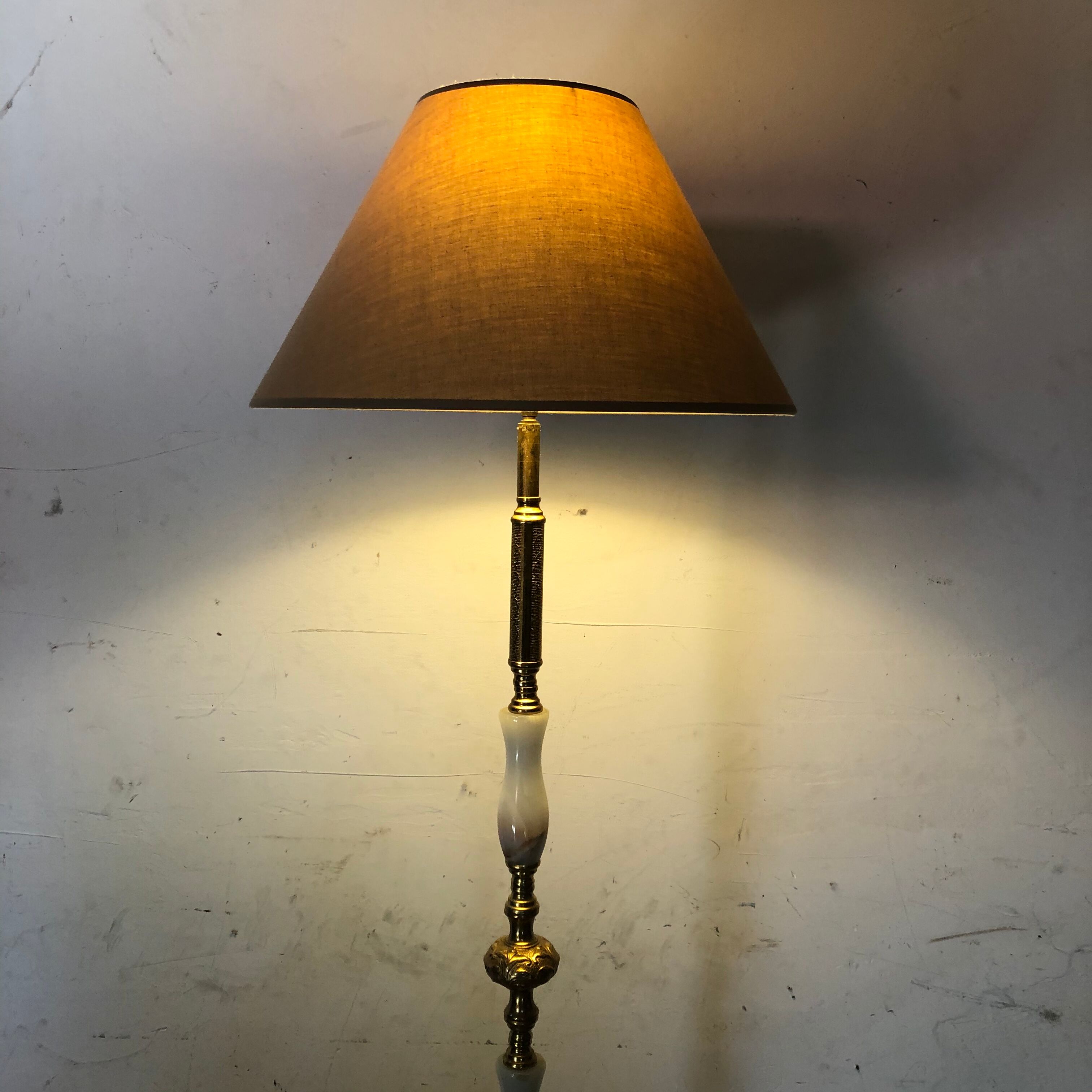 Floor lamp