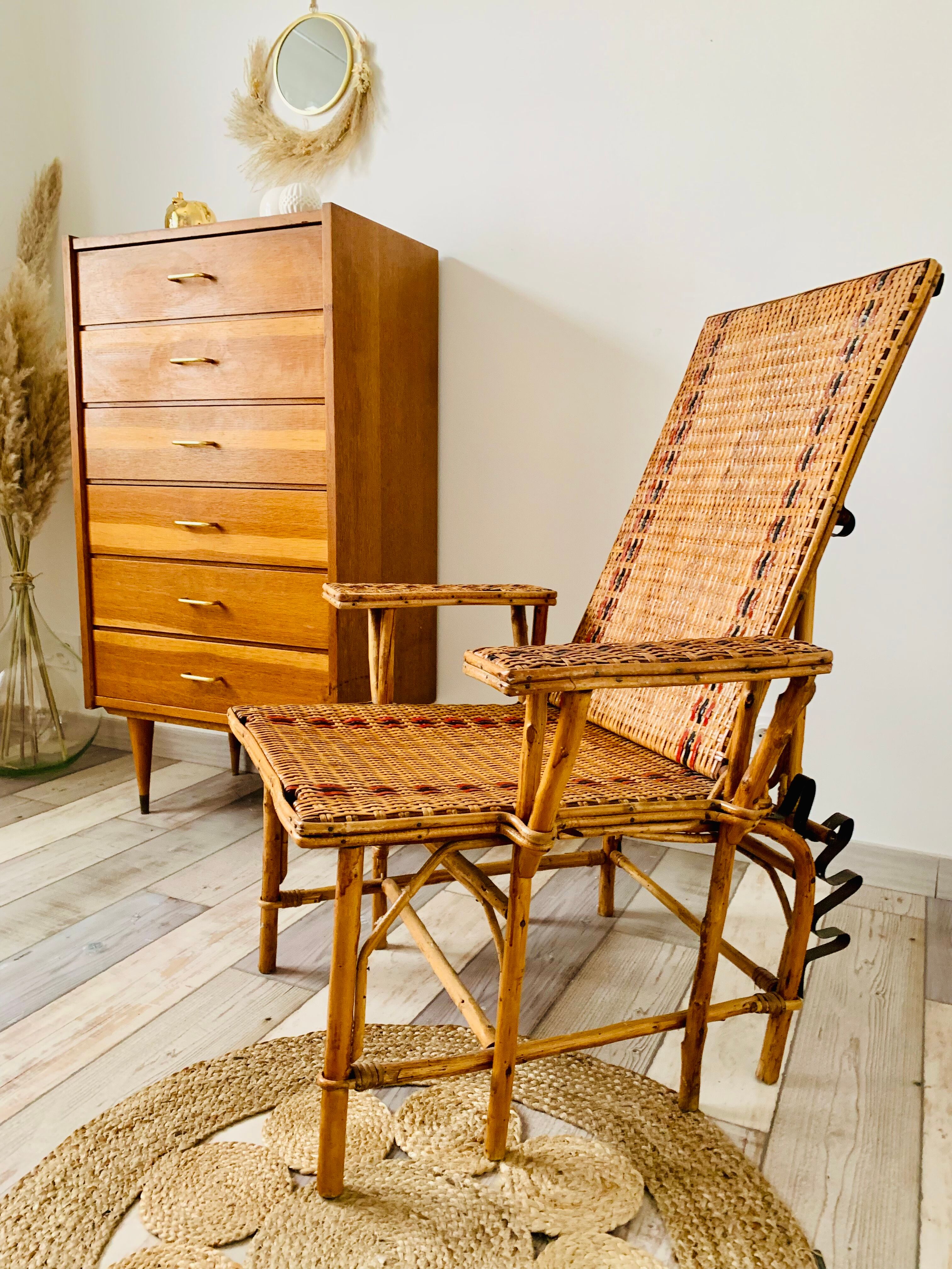 Antique chaise longue