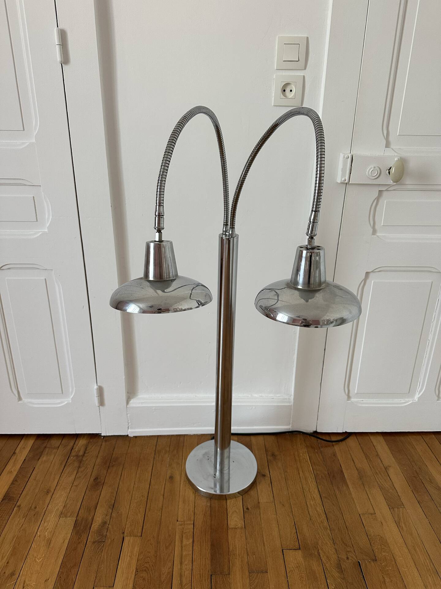 Design floor lamp with 2 flexible arms - vintage