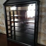 Small display case for collectibles