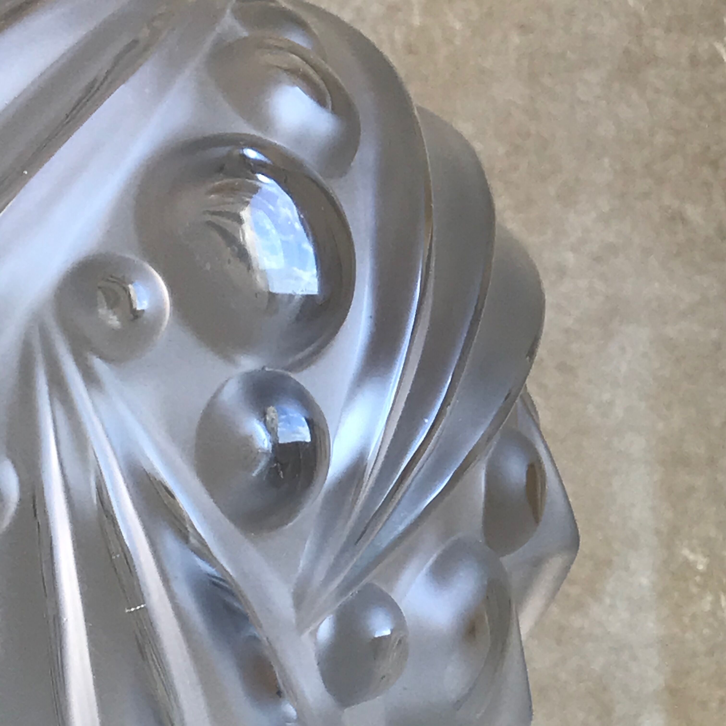 Vase en verre soufflé-moulé Art Déco signé Degué