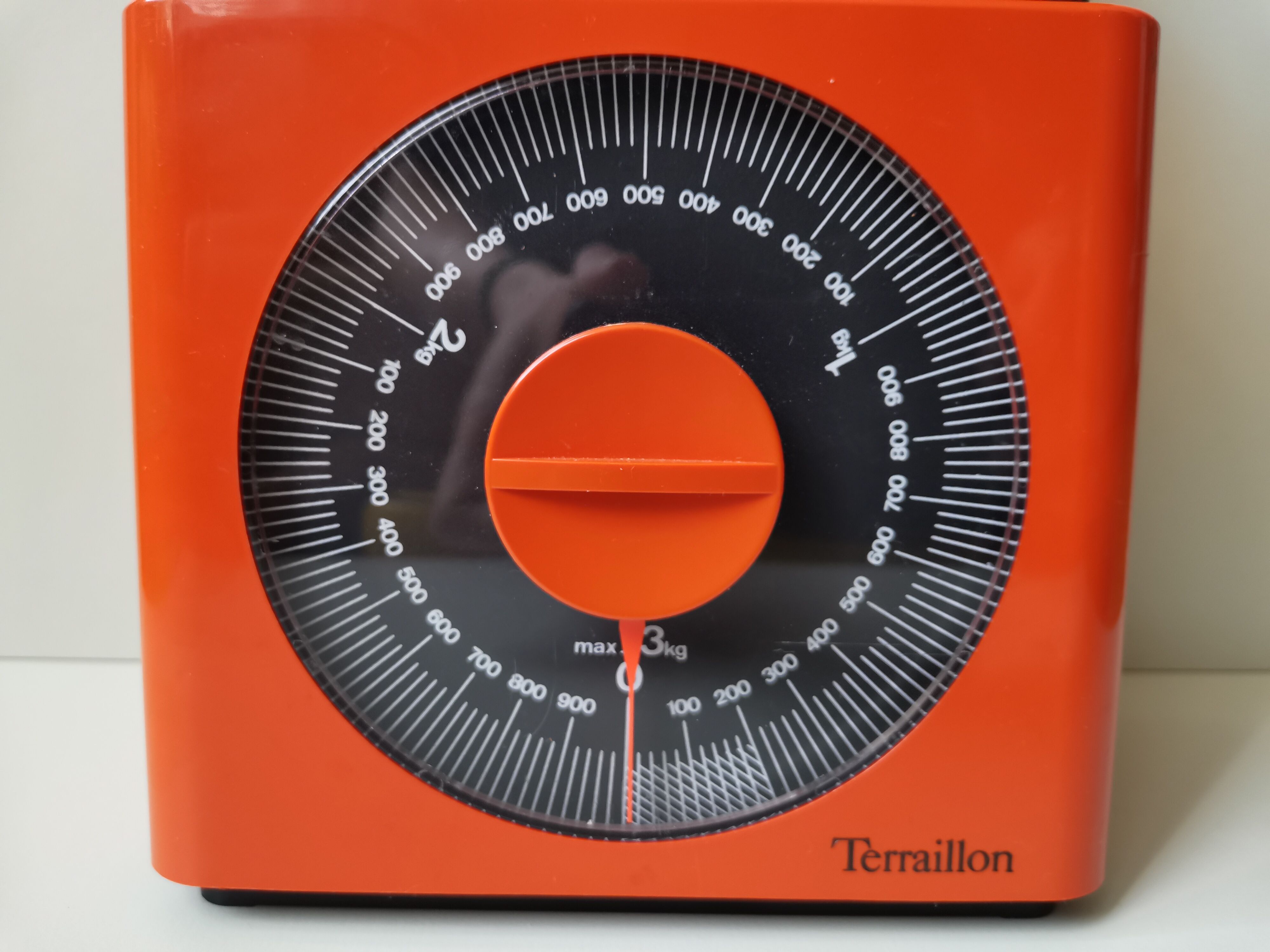 Vintage scale format Terraillon orange 70s