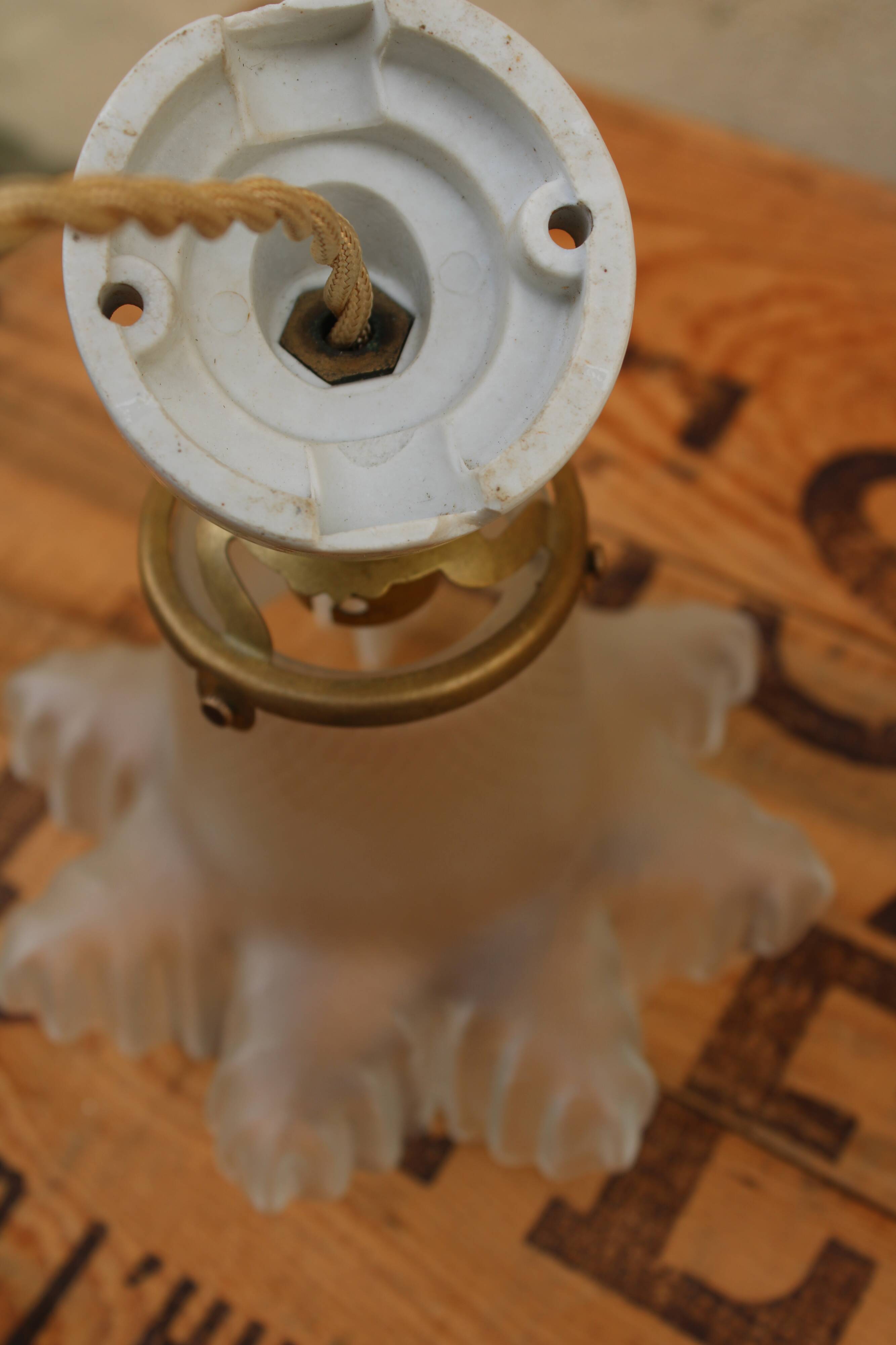 Wall light tulip and porcelain