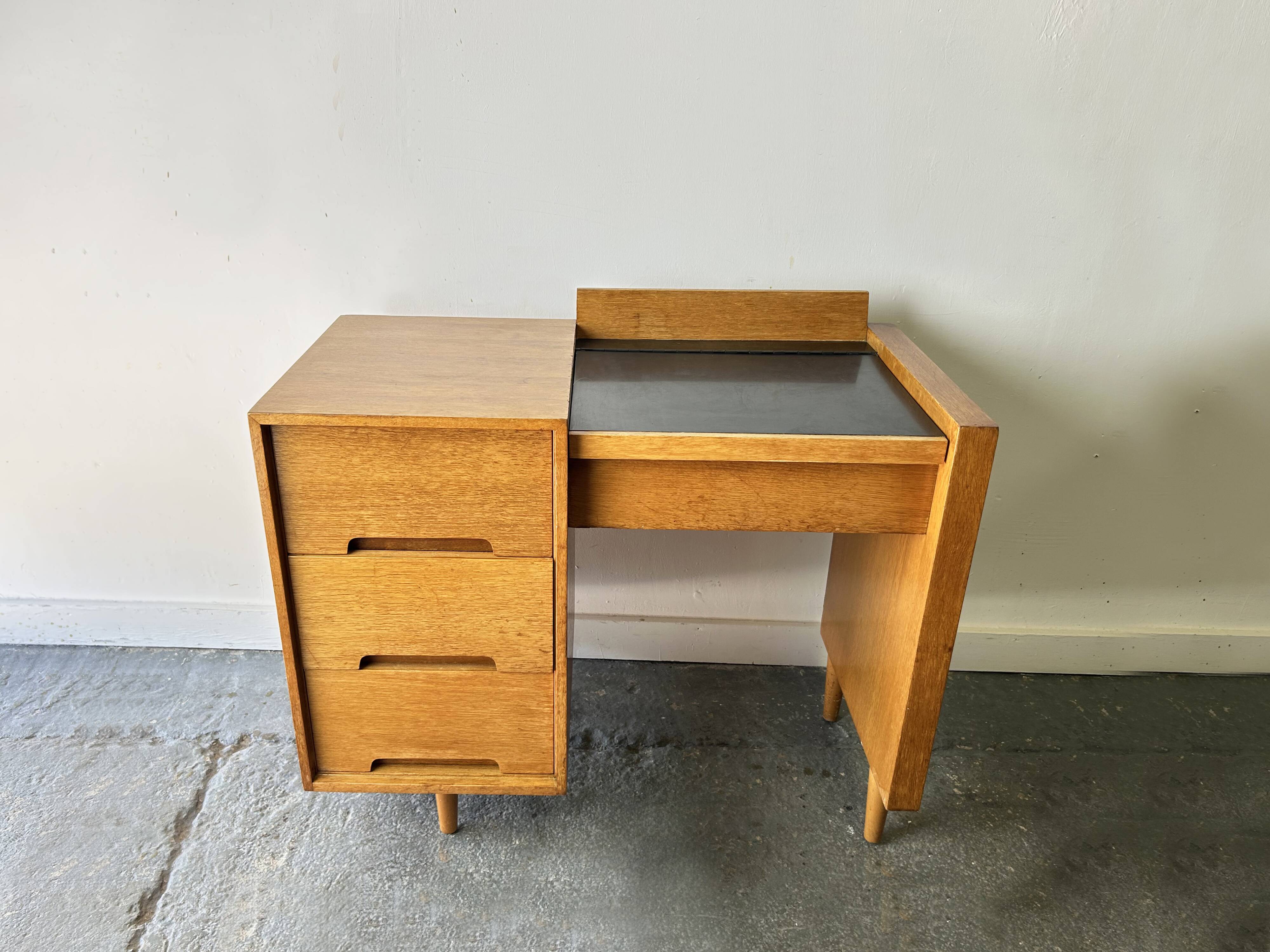 Rare Mid-Century Dressing Table or desk by John & Sylvia Reid for Stag 1950