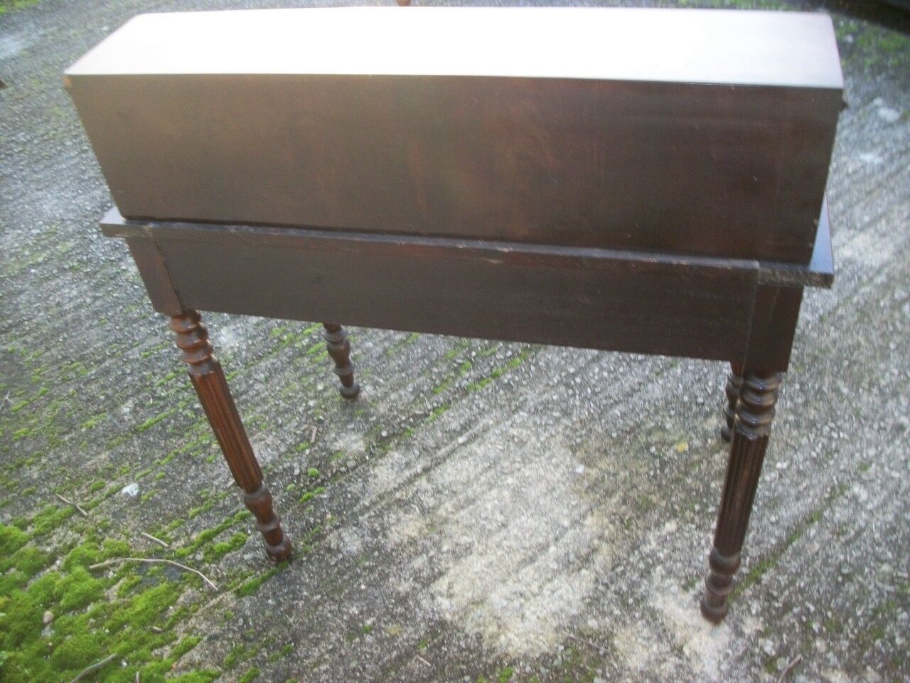 Small stepped nureau