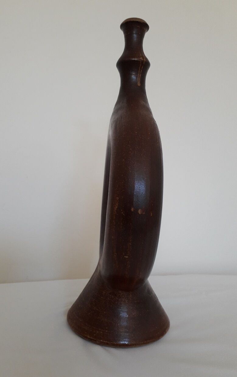 Doilies in sandstone Daniel Auger design vase