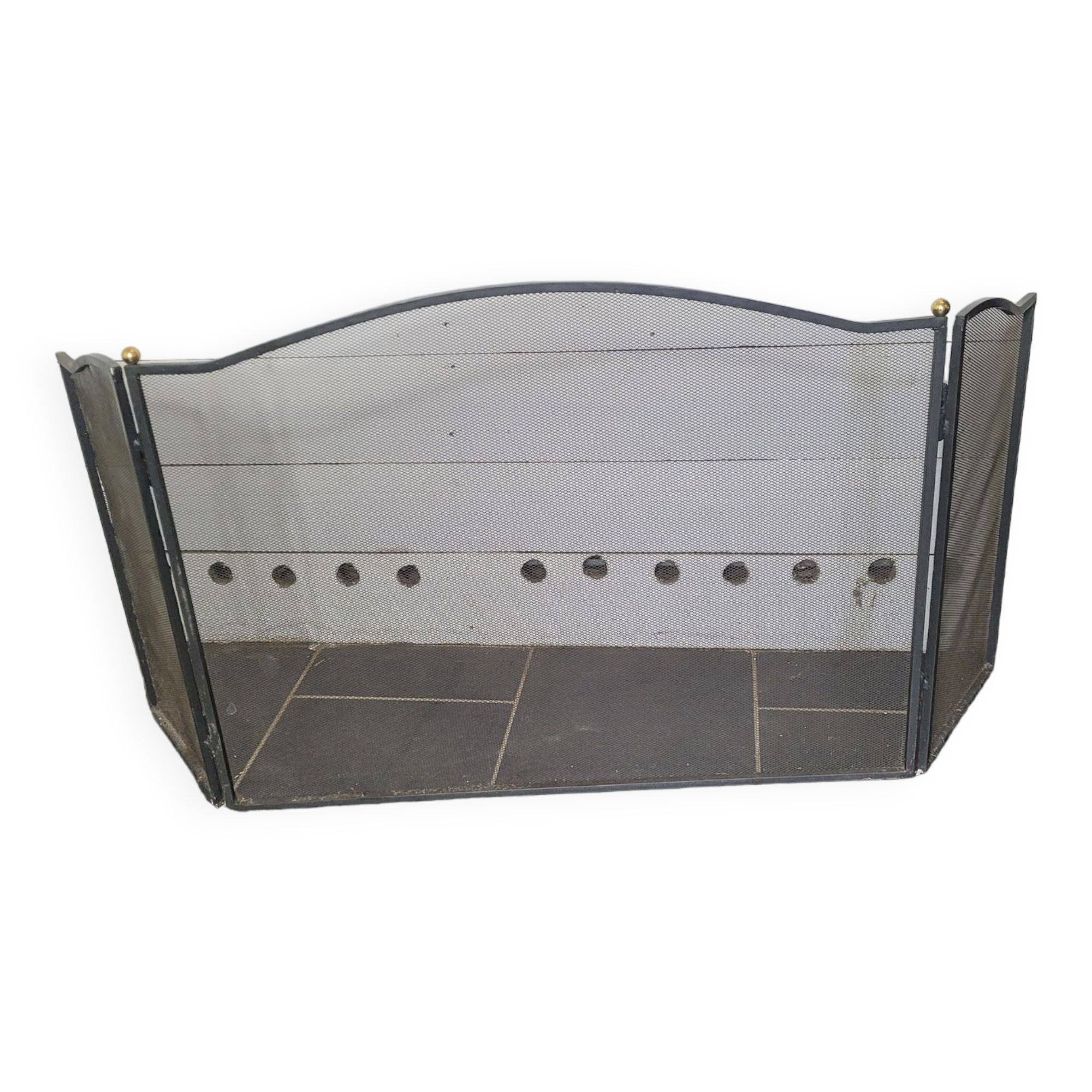 Fire screen with 3 iron leaves and brass ball