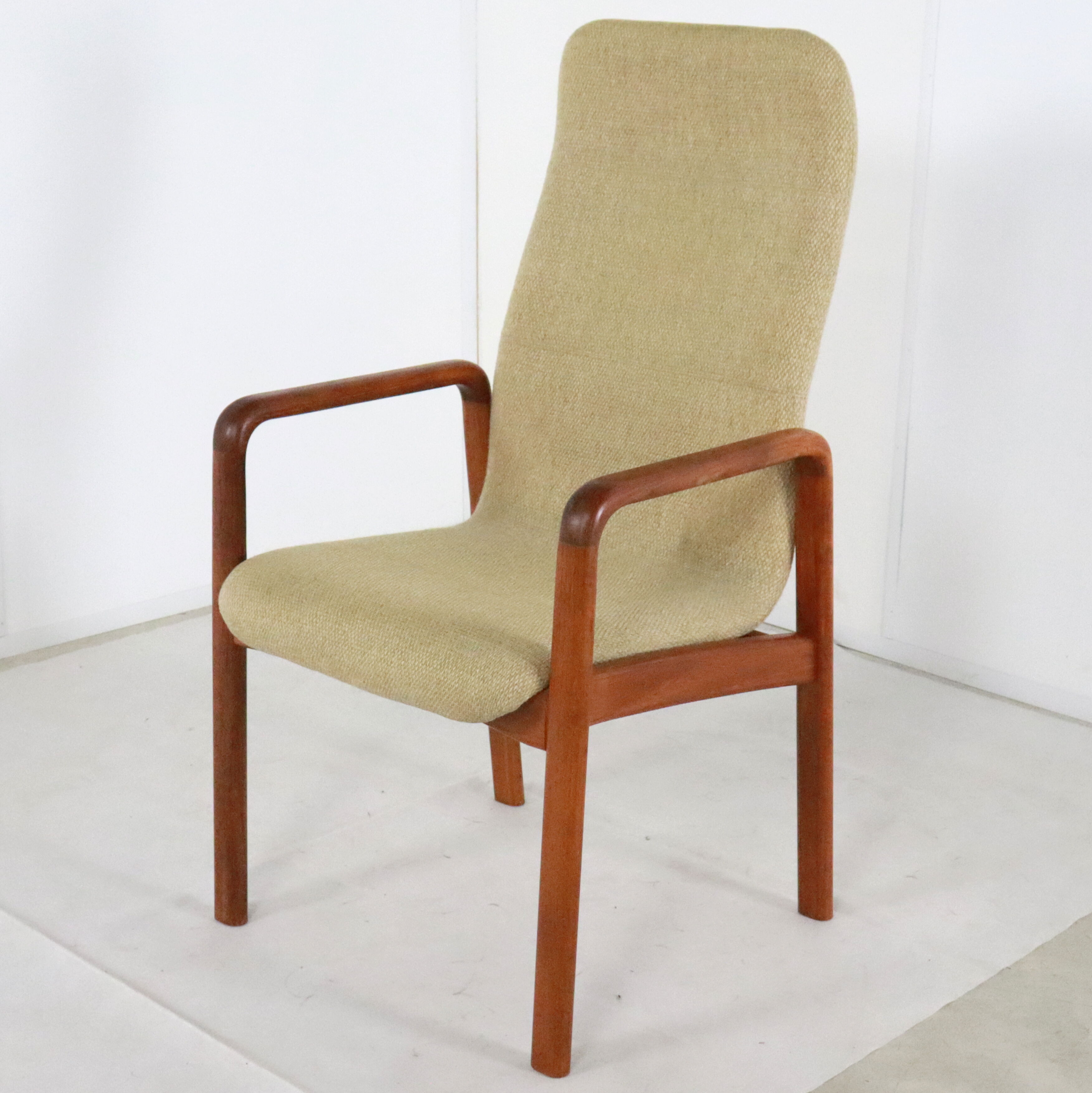 Dyrlund armchair 'Stukbaer'