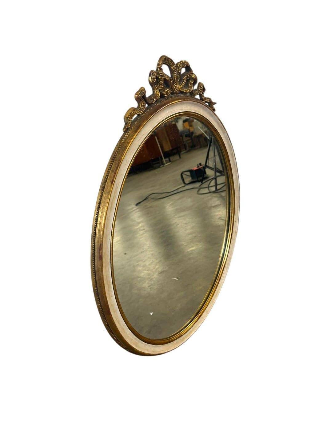 Miroir mural ovale baroque vintage à décor de noeud