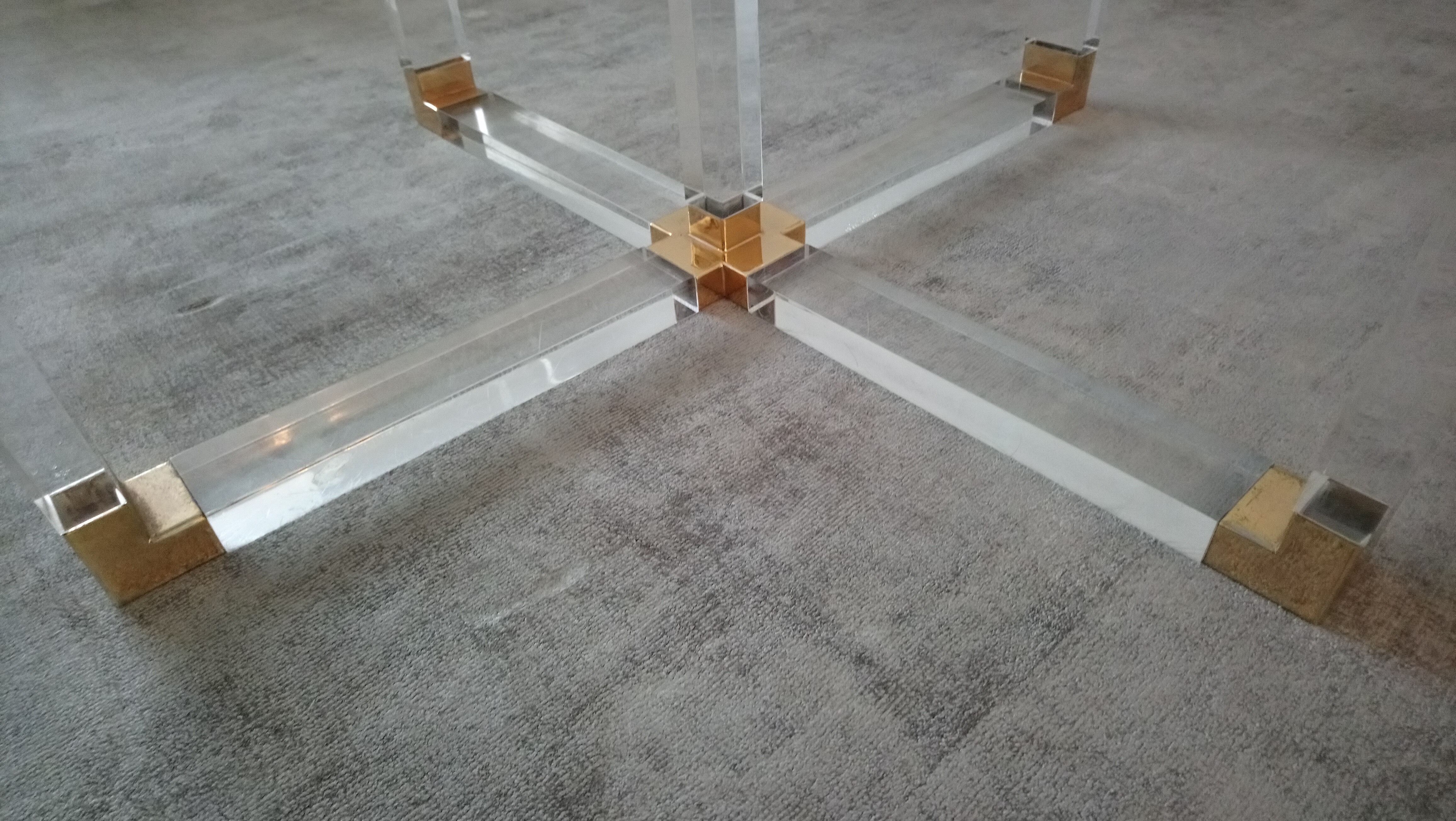 Dining table in lucite and Italian design glass for Metalarte from the 70s