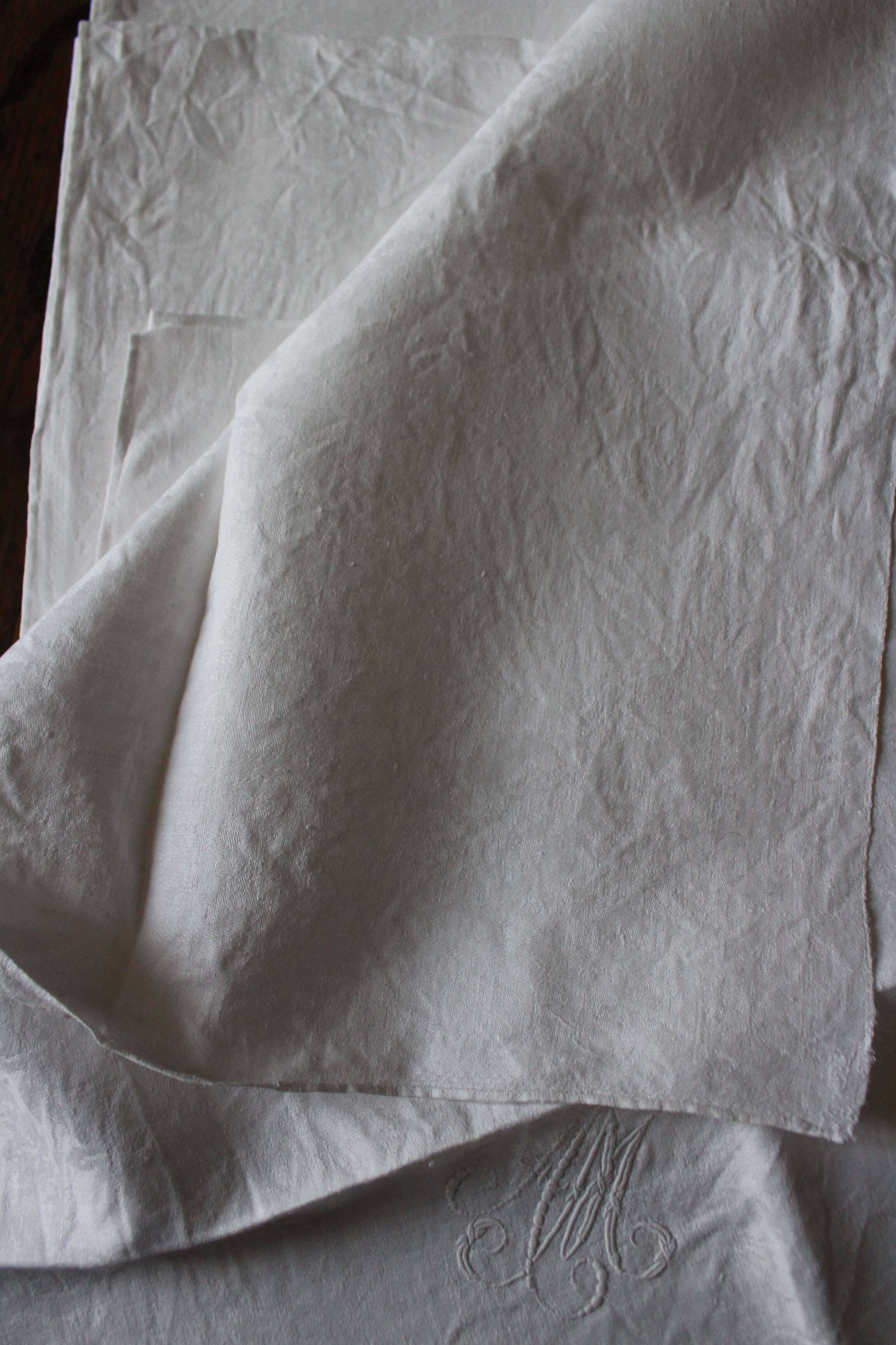 A set of 6 damask napkins Monograms MM