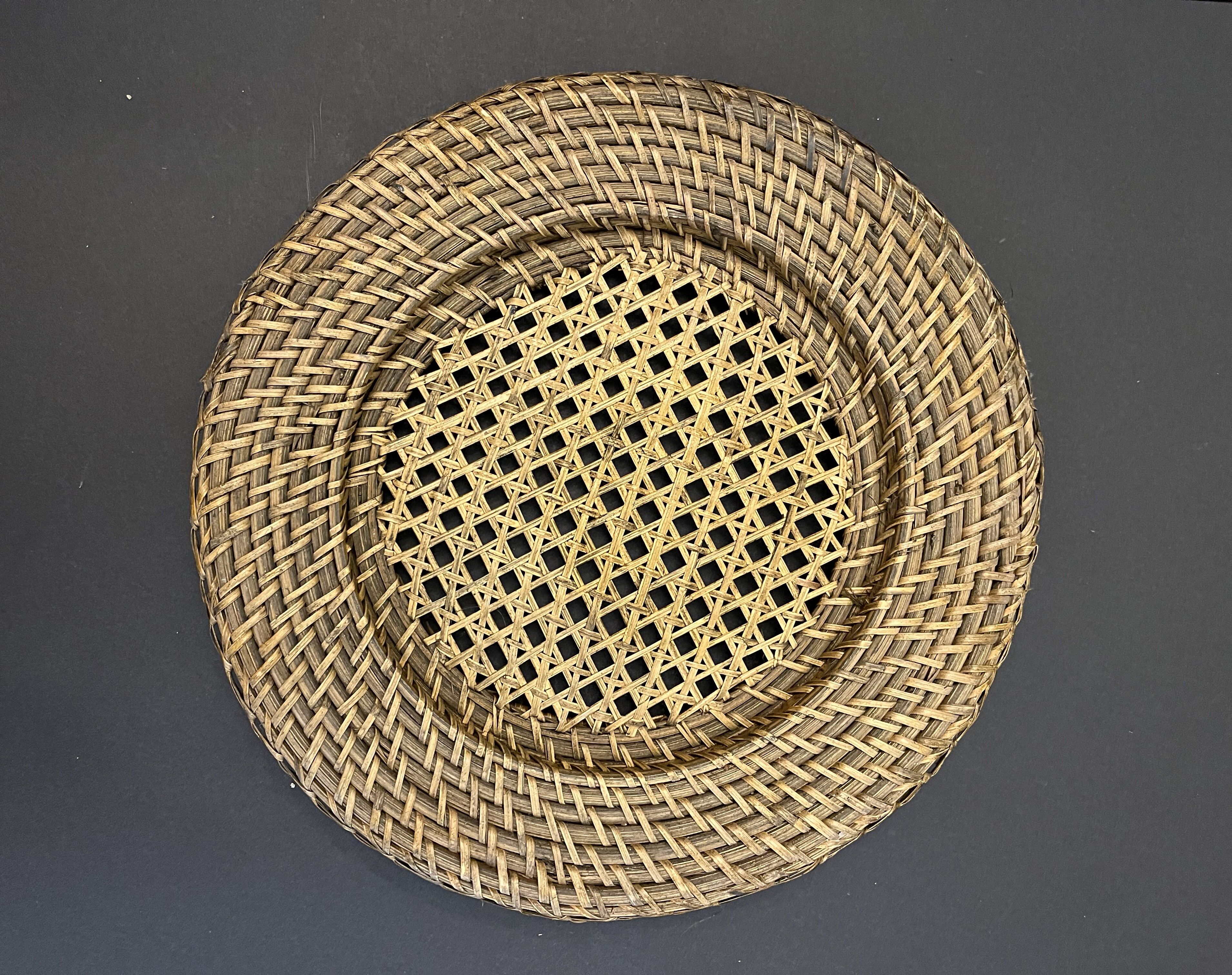 Circular tray canné