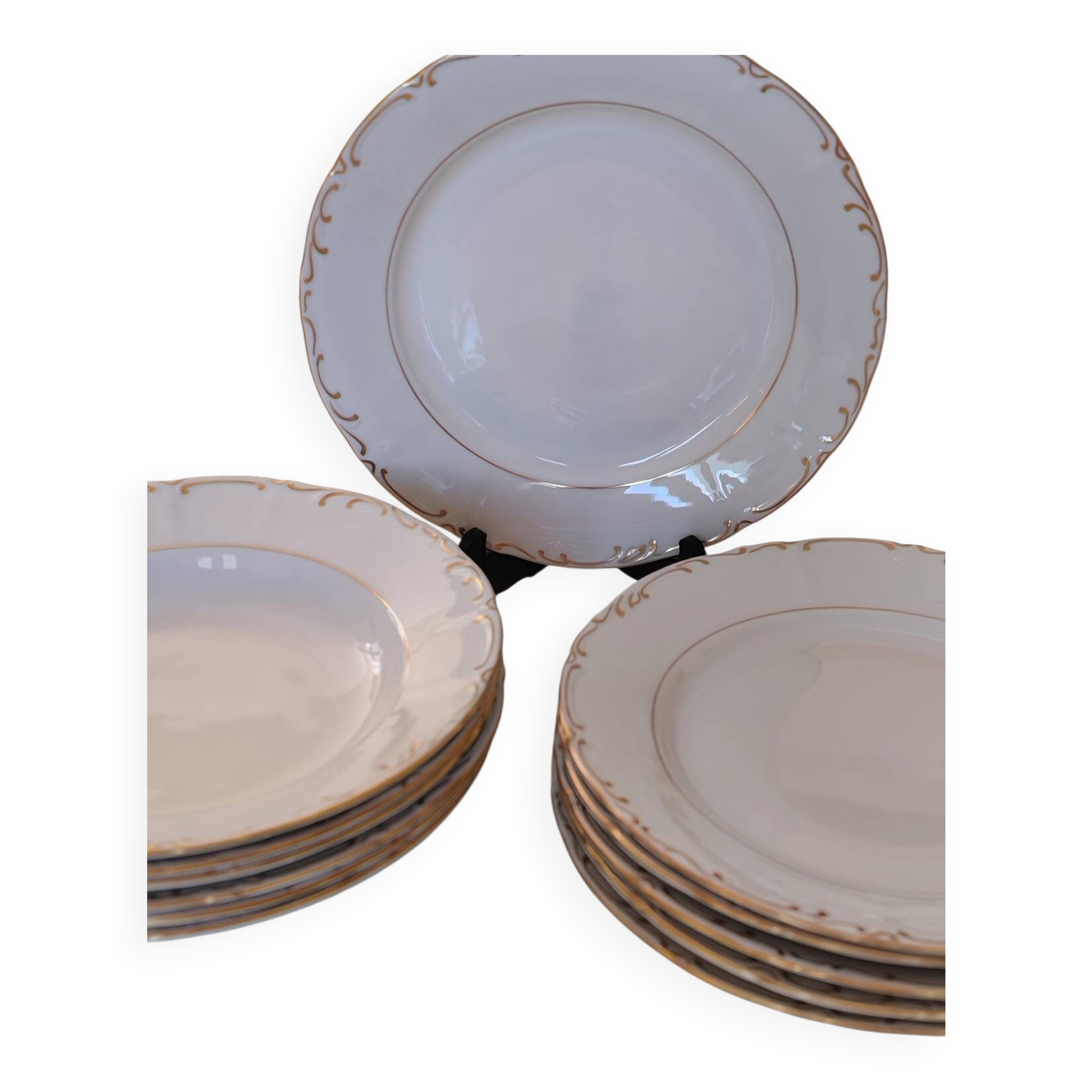 Set of flat and soup plates