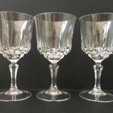 12 verres à vin en cristal taillé
