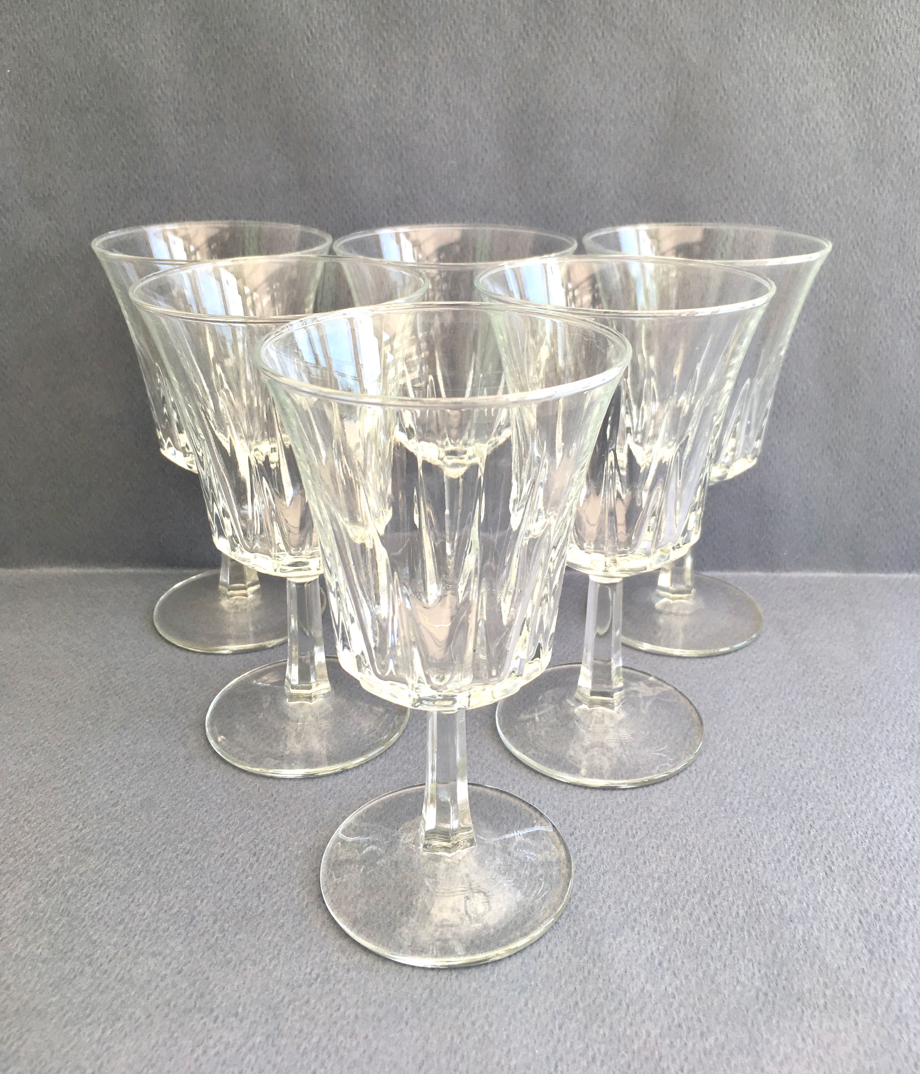 Set of 6 vintage wine glasses
