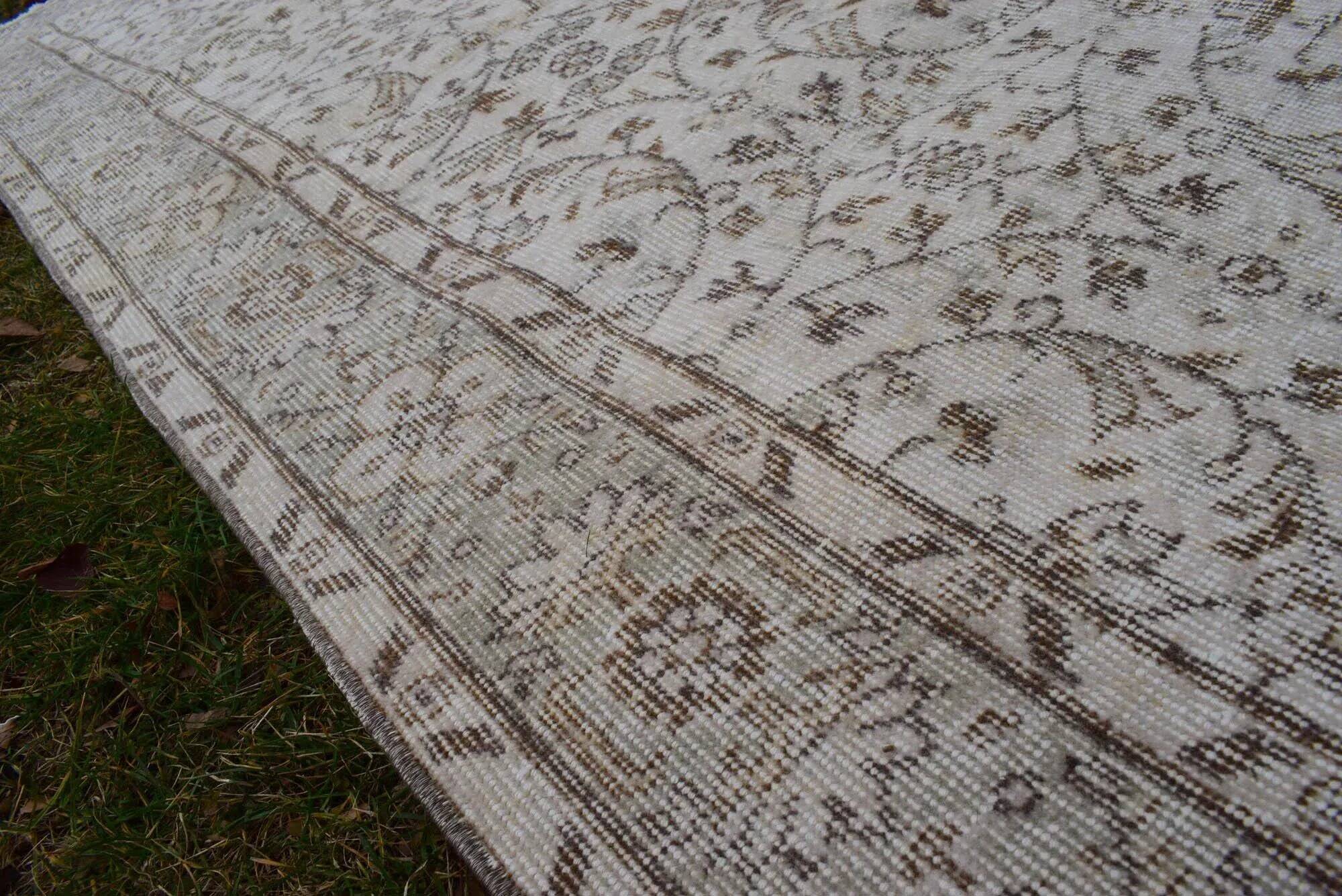 Vintage Turkish Oushak rug 168x290 cm