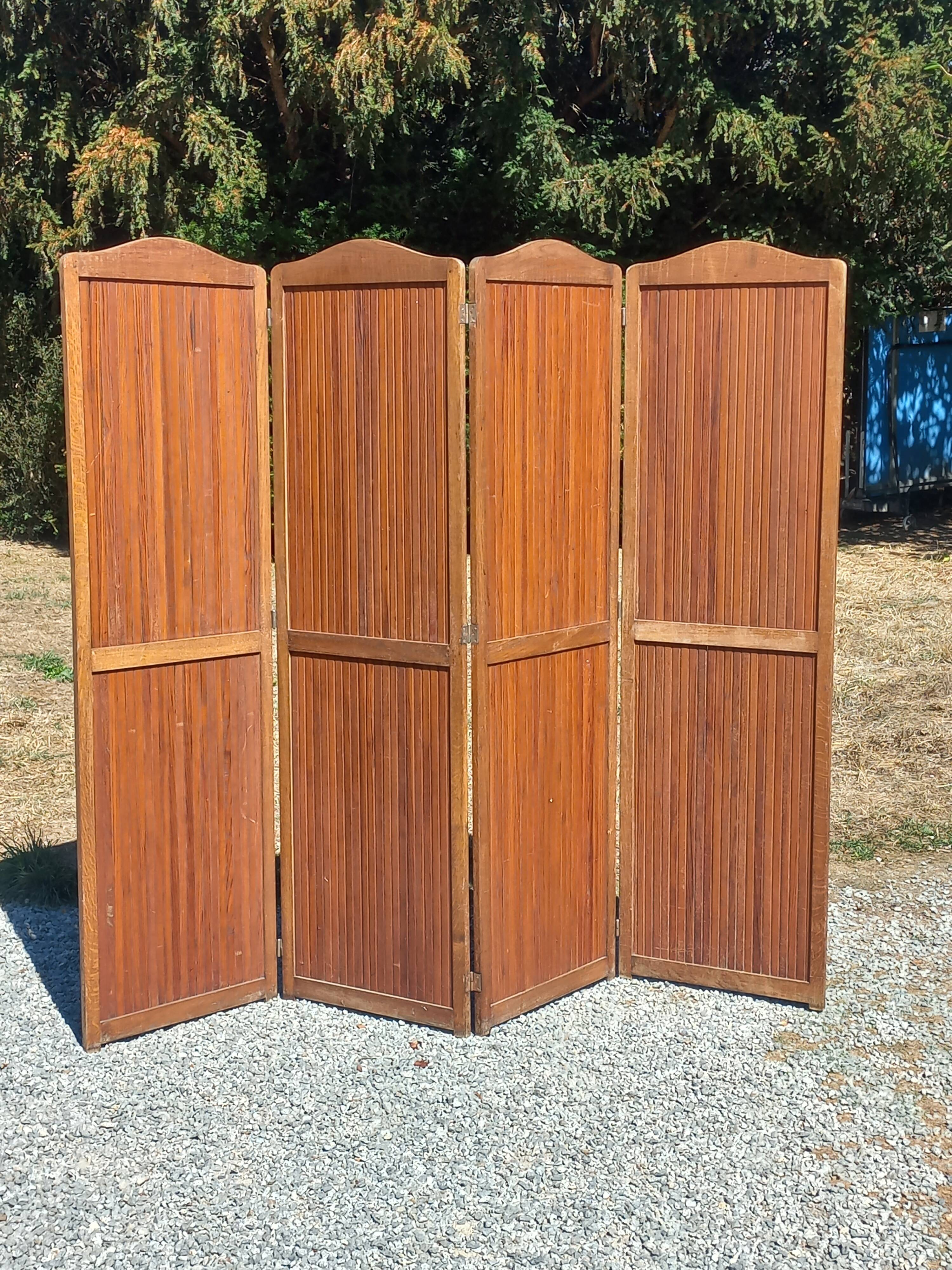 1930s bistro screen with slats