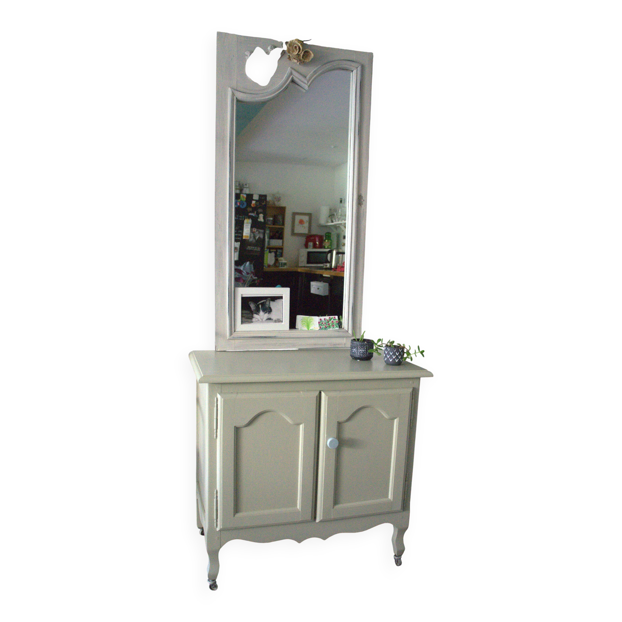 Sage green buffer