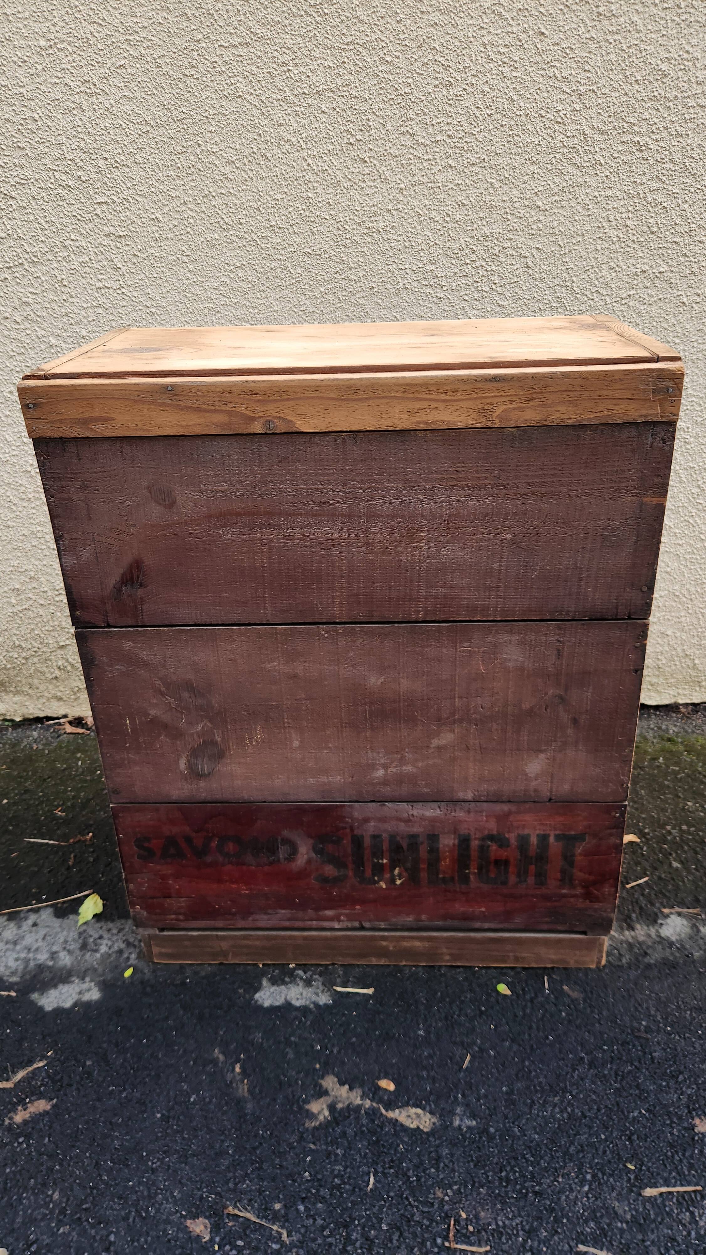 Ancienne meuble en bois 5 tiroirs fait en boîte publicitaire