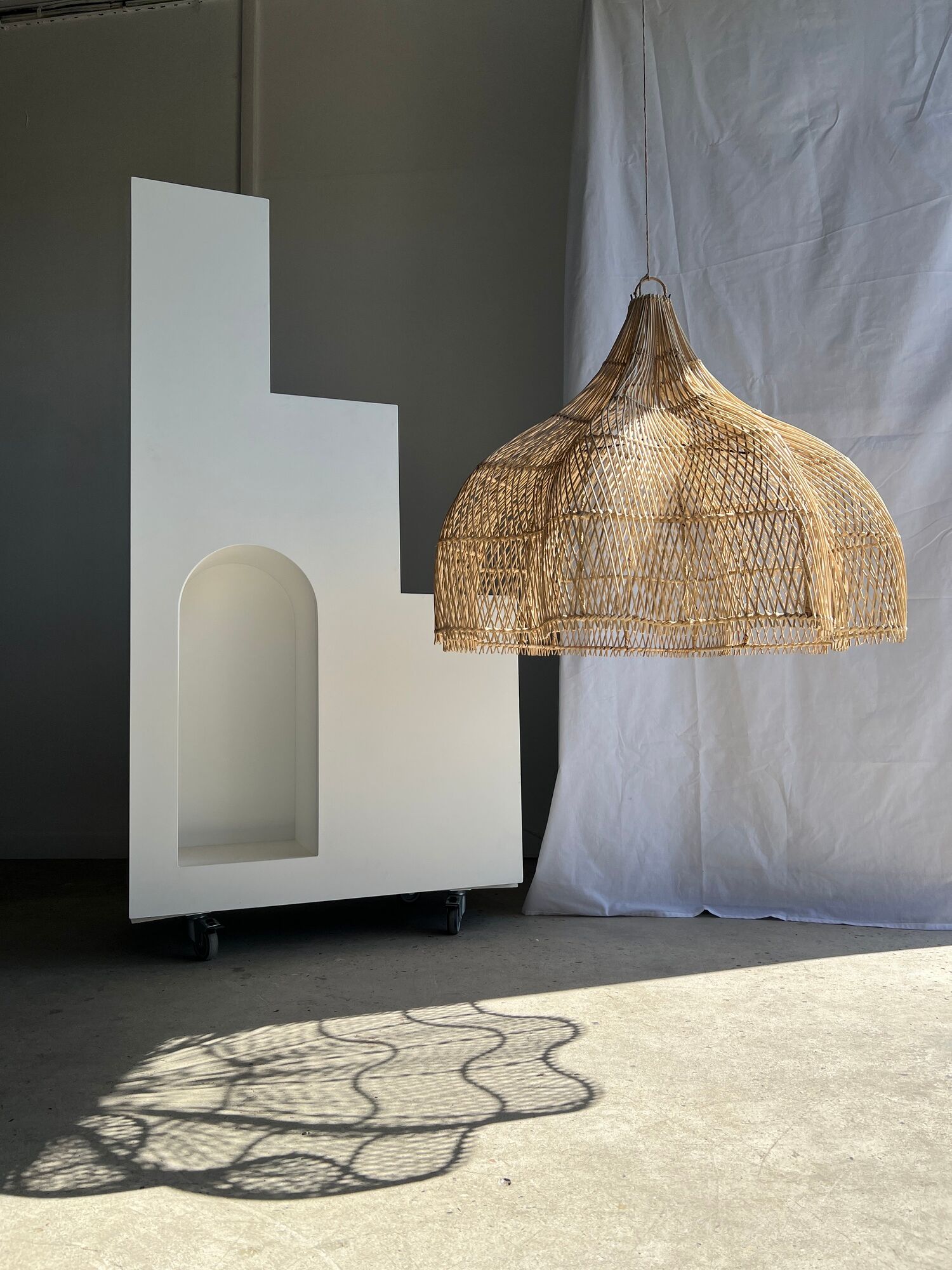 Rattan pendant lamp in the shape of a flower