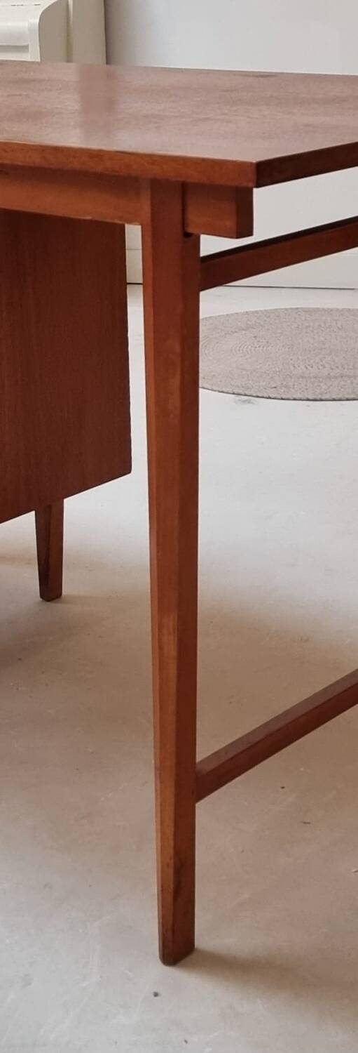 Bureau du milieu du siècle