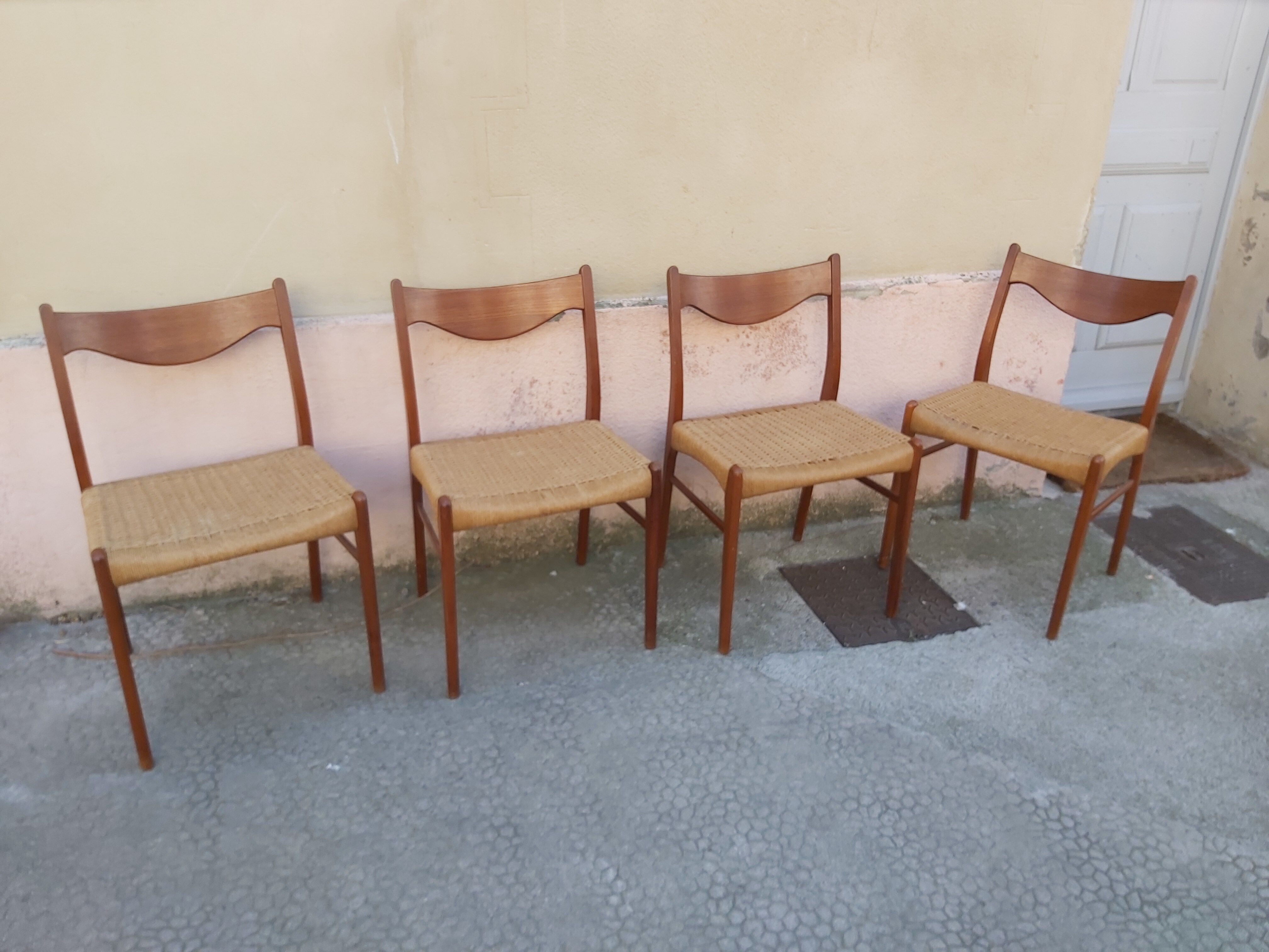 Series of 4 chairs by Bender Madsen and Ejner Larsen for Stølefabrik