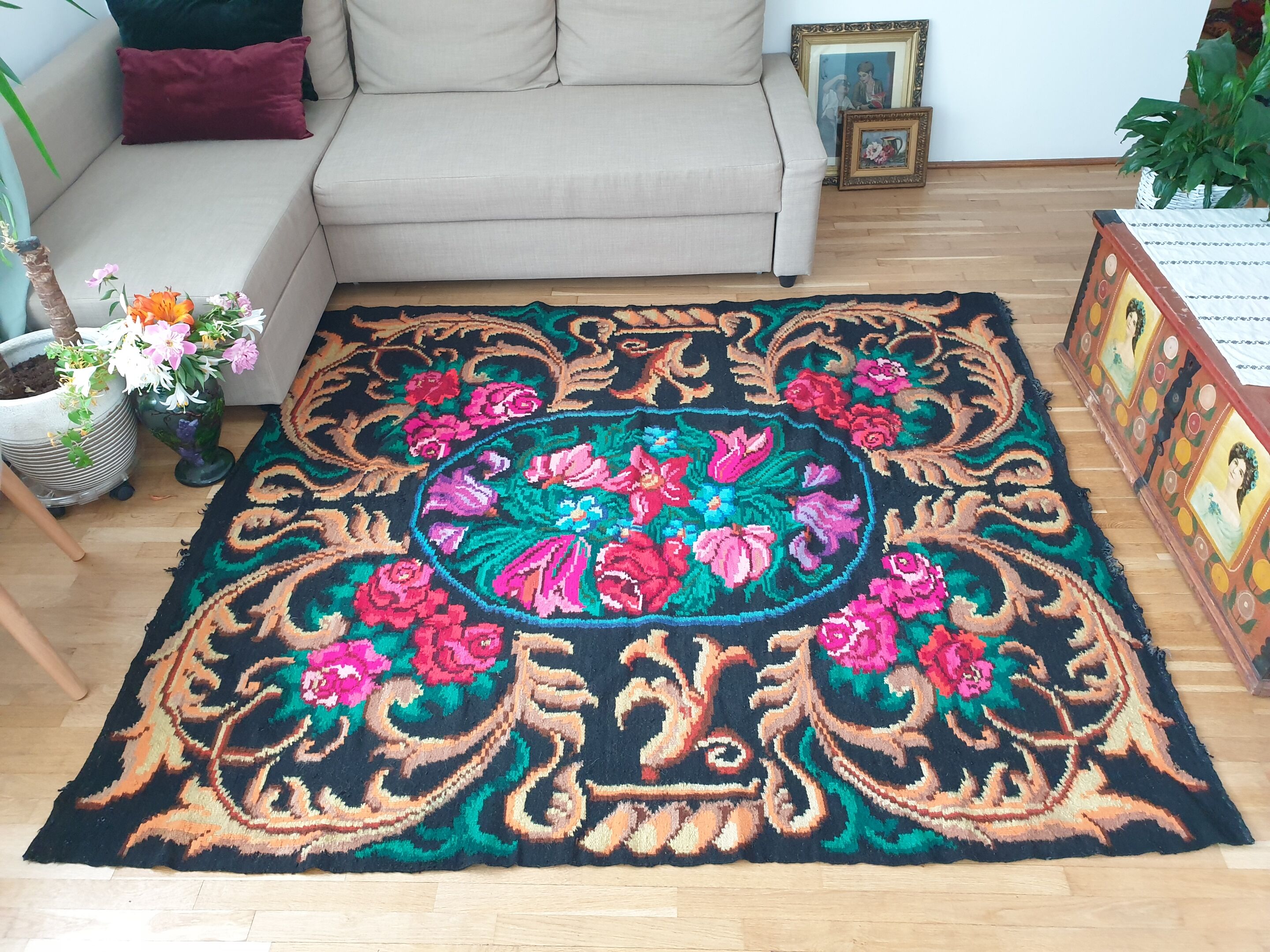 Tapis floral en laine de Moldavie de style bohème - 182×208 cm