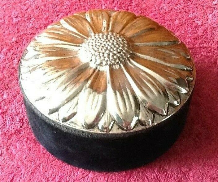 Old box blue felt ecrin paola calosci decoration marguerite
