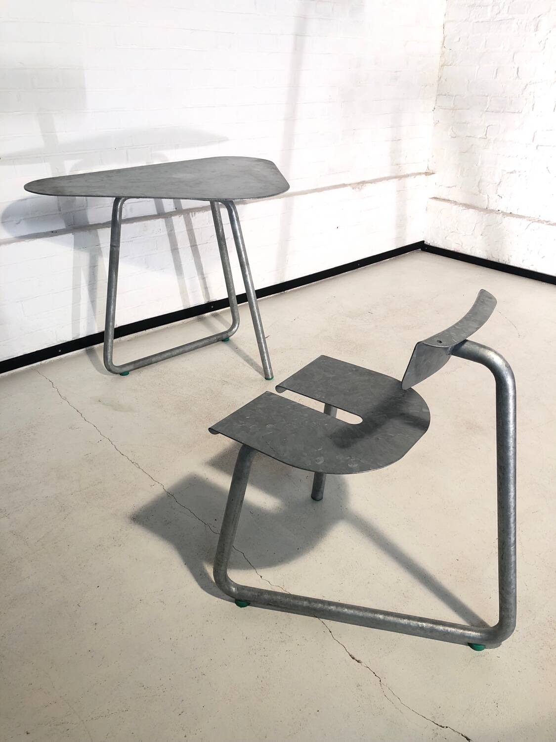 SPT steel table and its designer chair Atelier Serruys 2022
