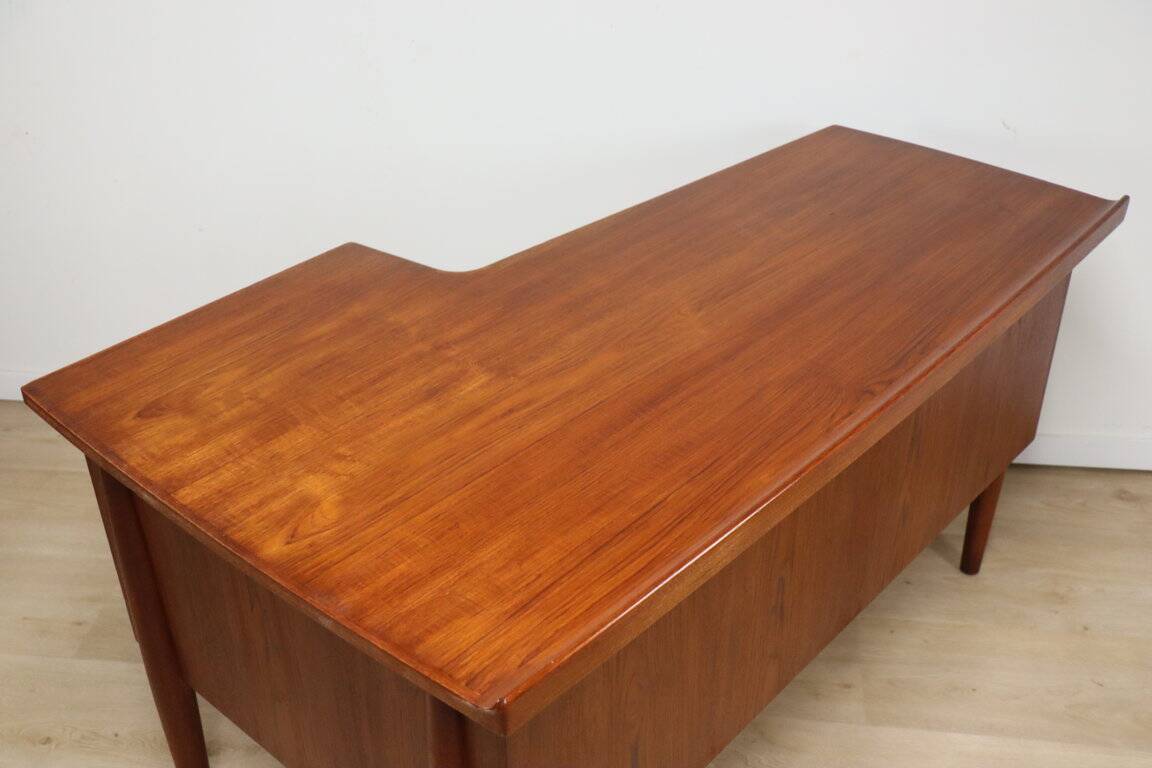Scandinavian "Boomerang" teak desk - 1960s
