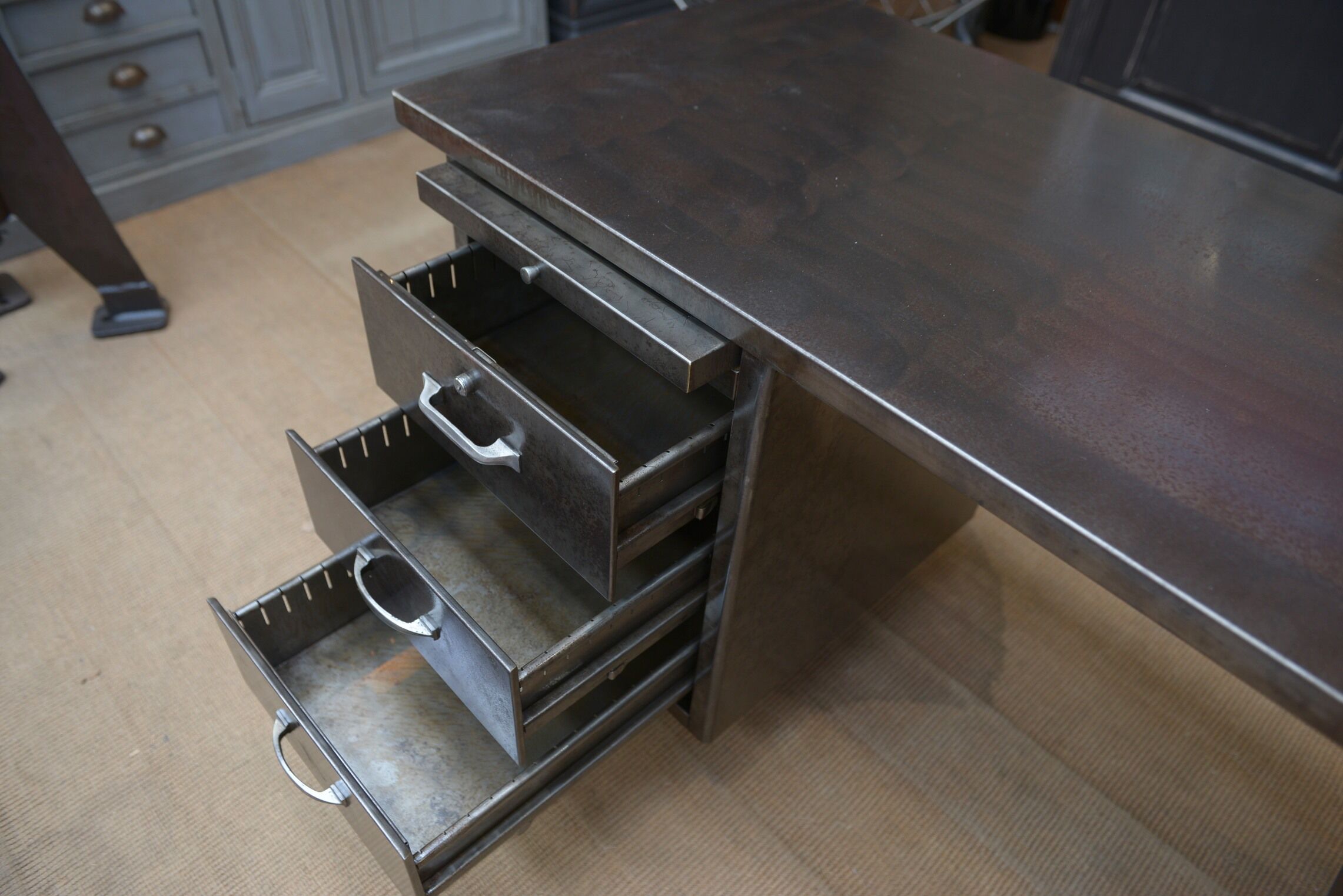 Bureau en métal industriel 1950