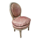 Chaise basse de style Louis XVI