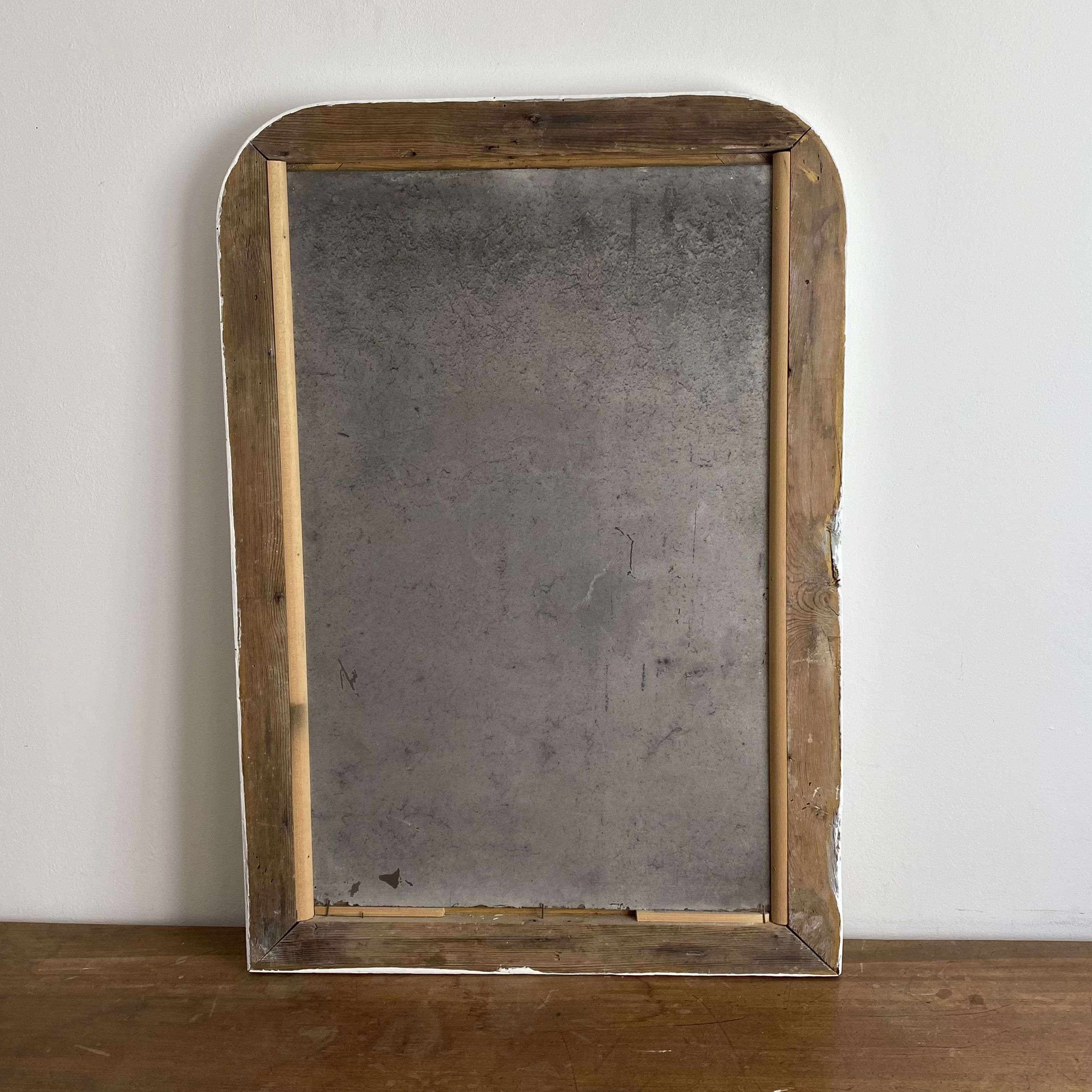 Miroir louis philippe at the end of the 19th century. 80x56. white.