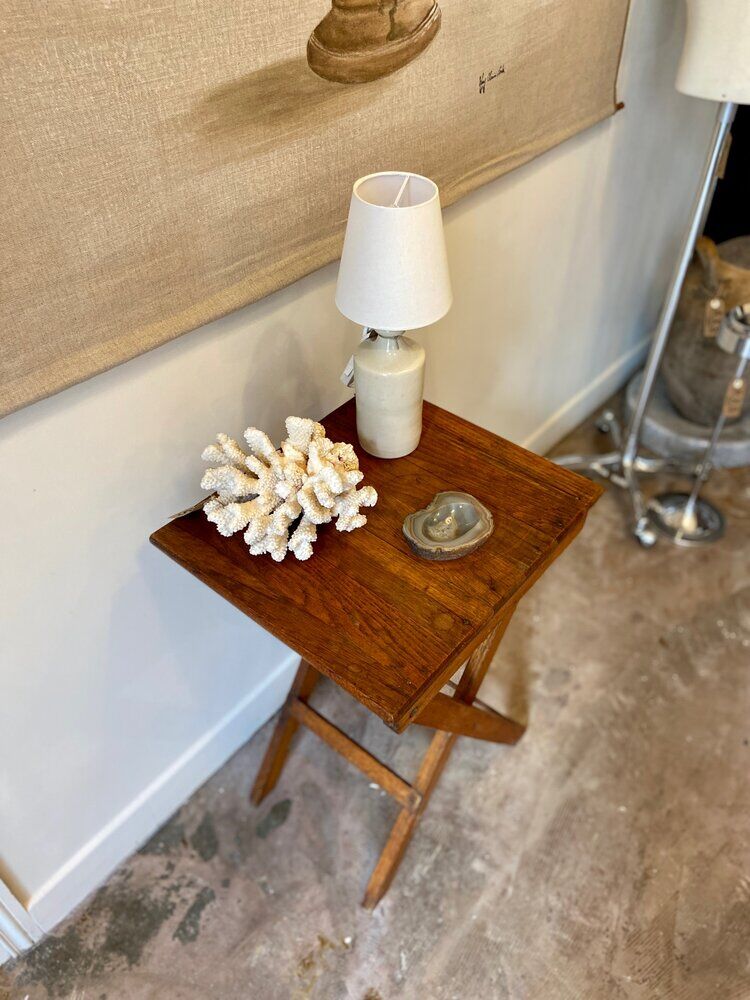 Folding side table in solid wood