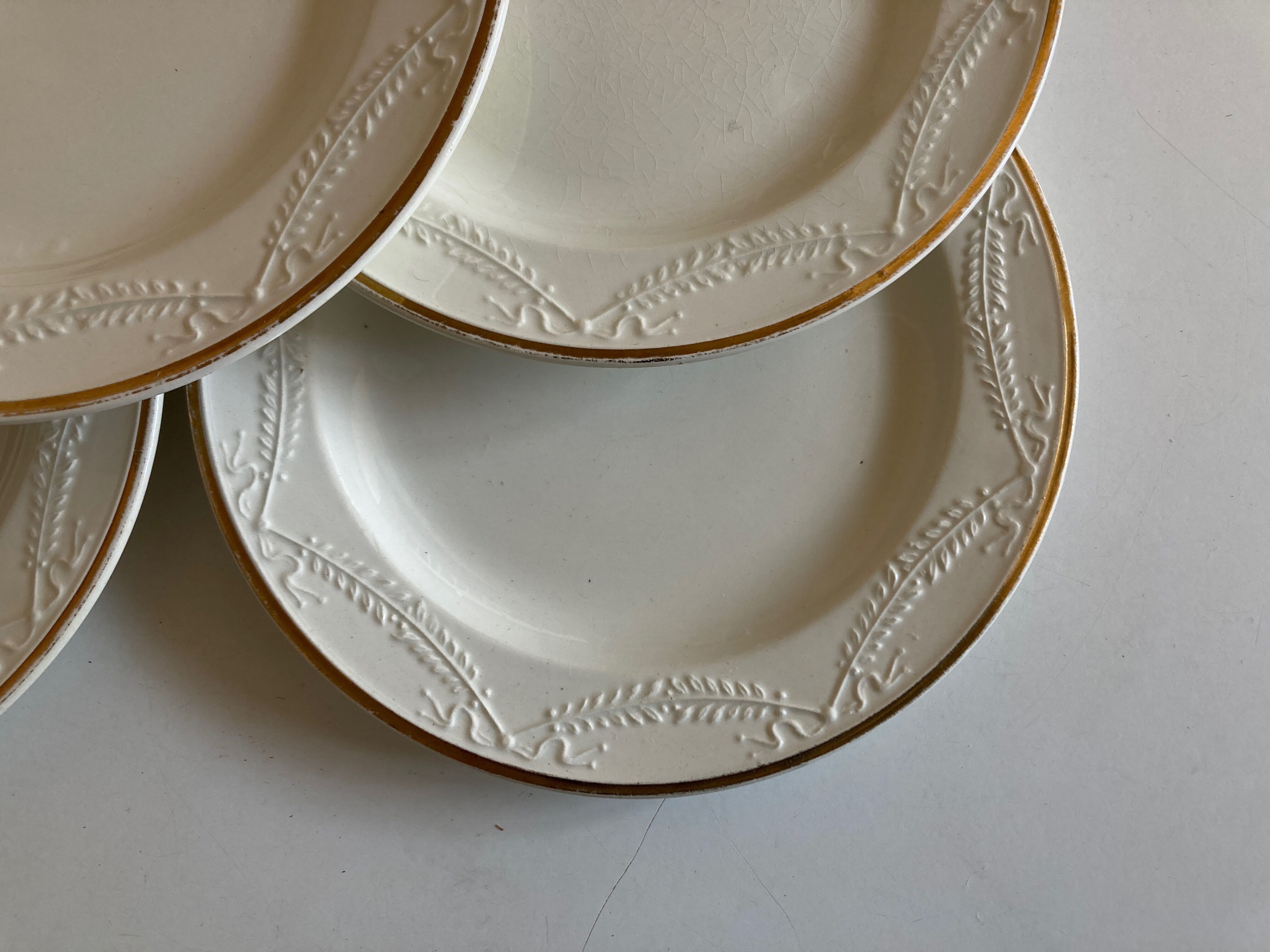 Set of 7 neo-classical plates directoire fine earthenware from Gien 19th