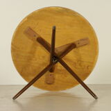 Round table
