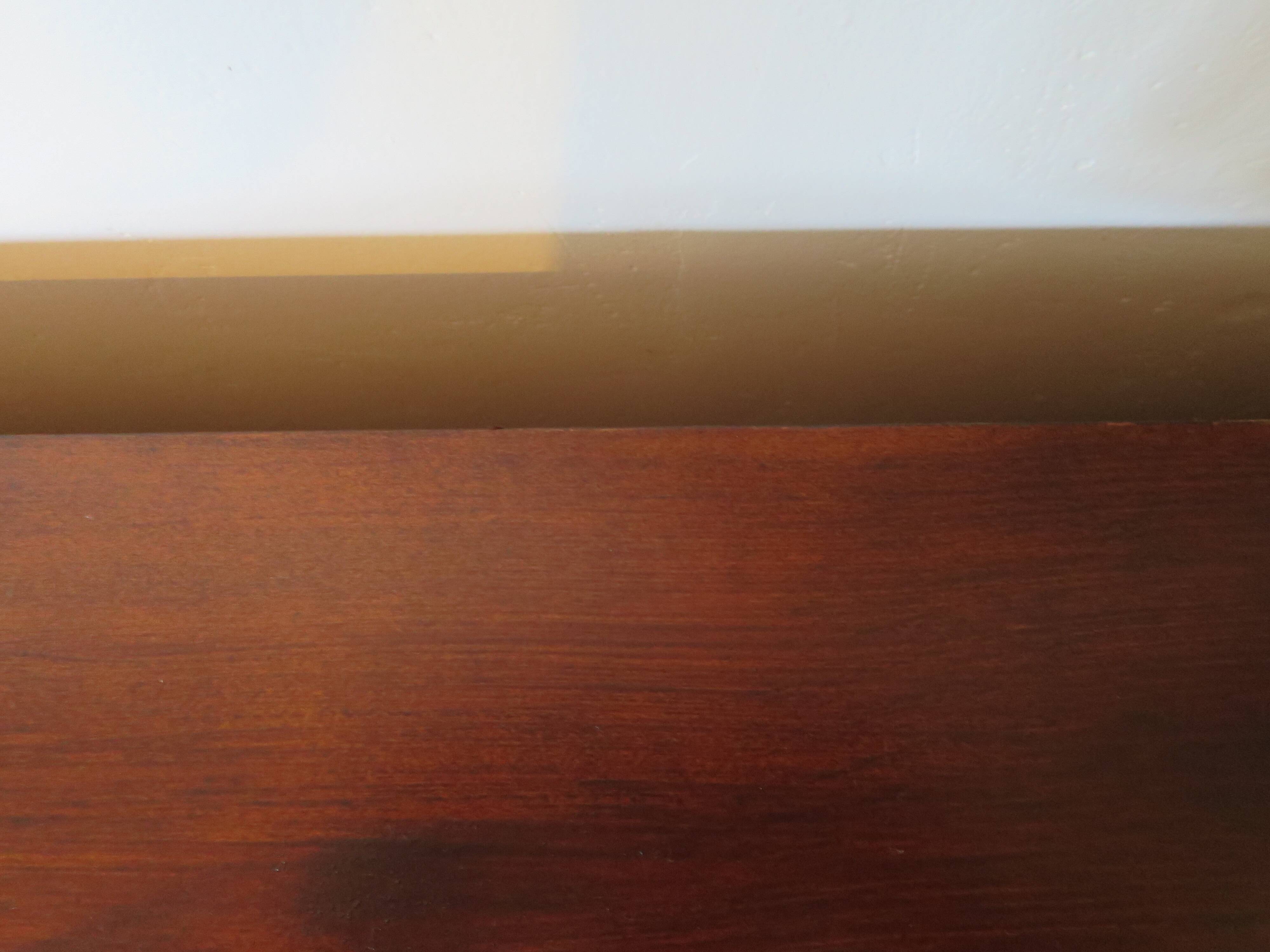 Commode longue–3 tiroirs -style colonial–Teinte acajou