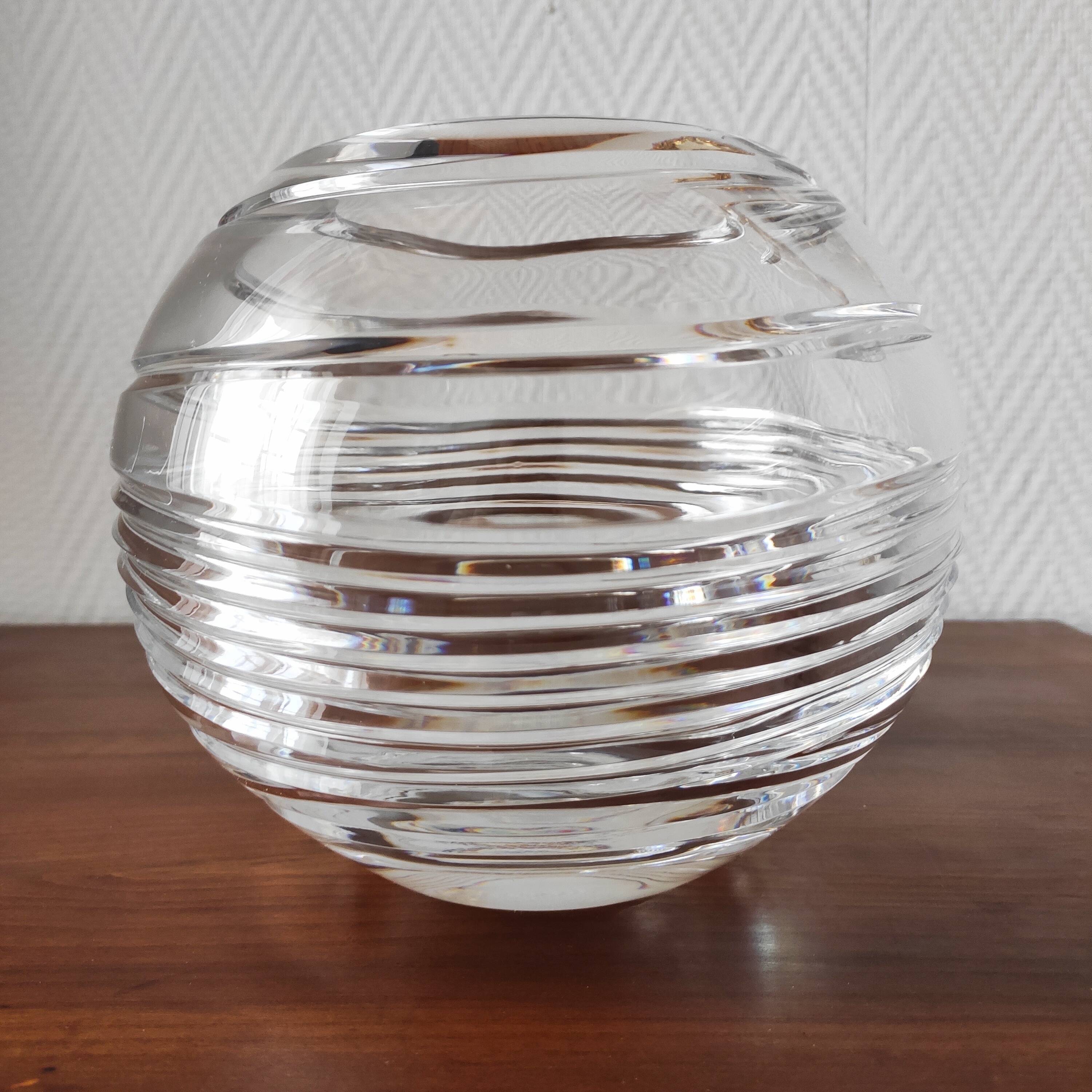Round crystal vase