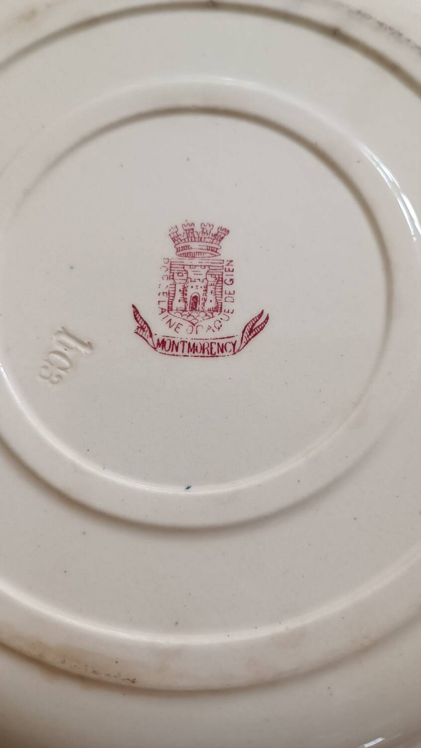 Gien Montmorency dish