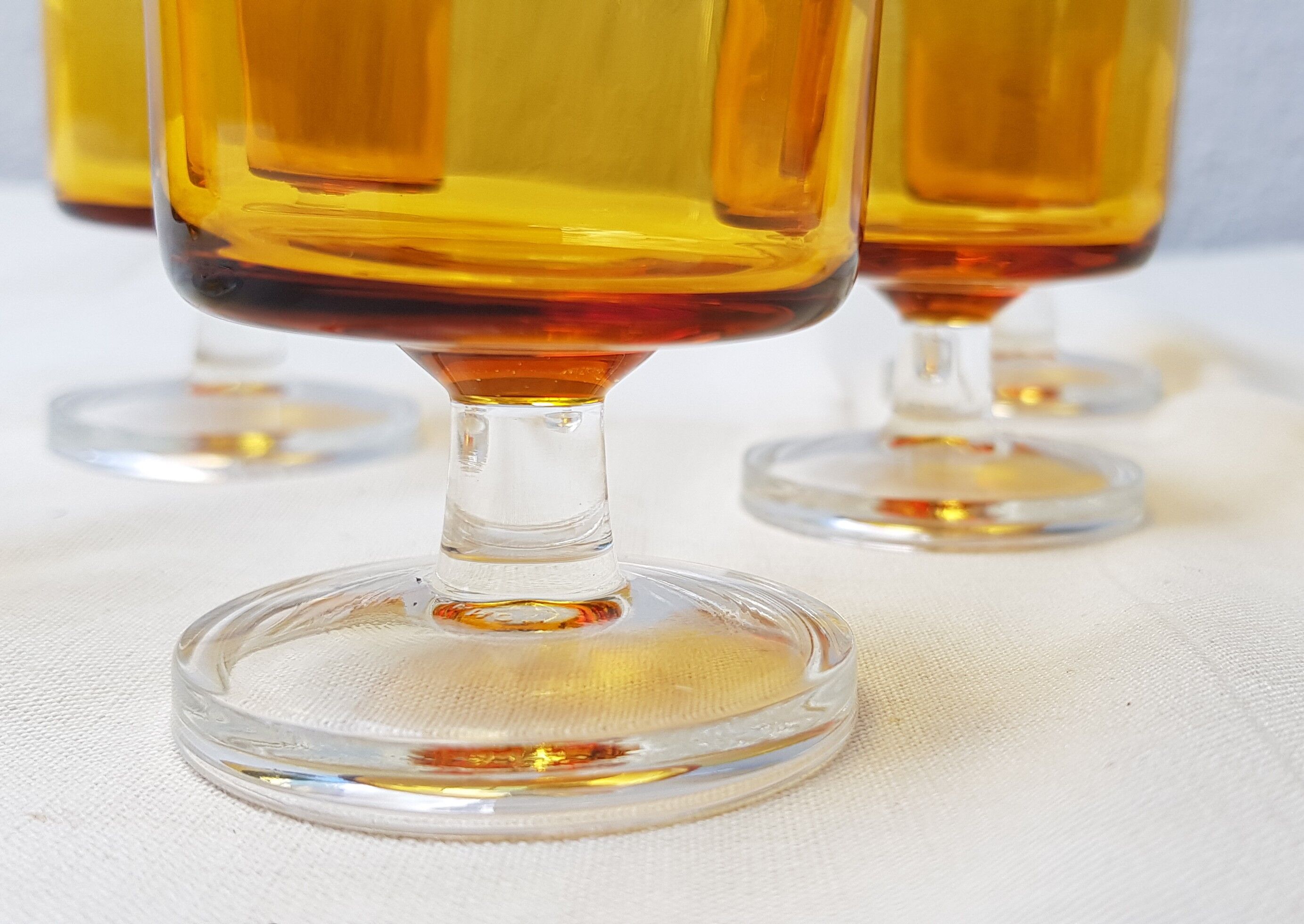 6 70's amber-coloured walking glasses