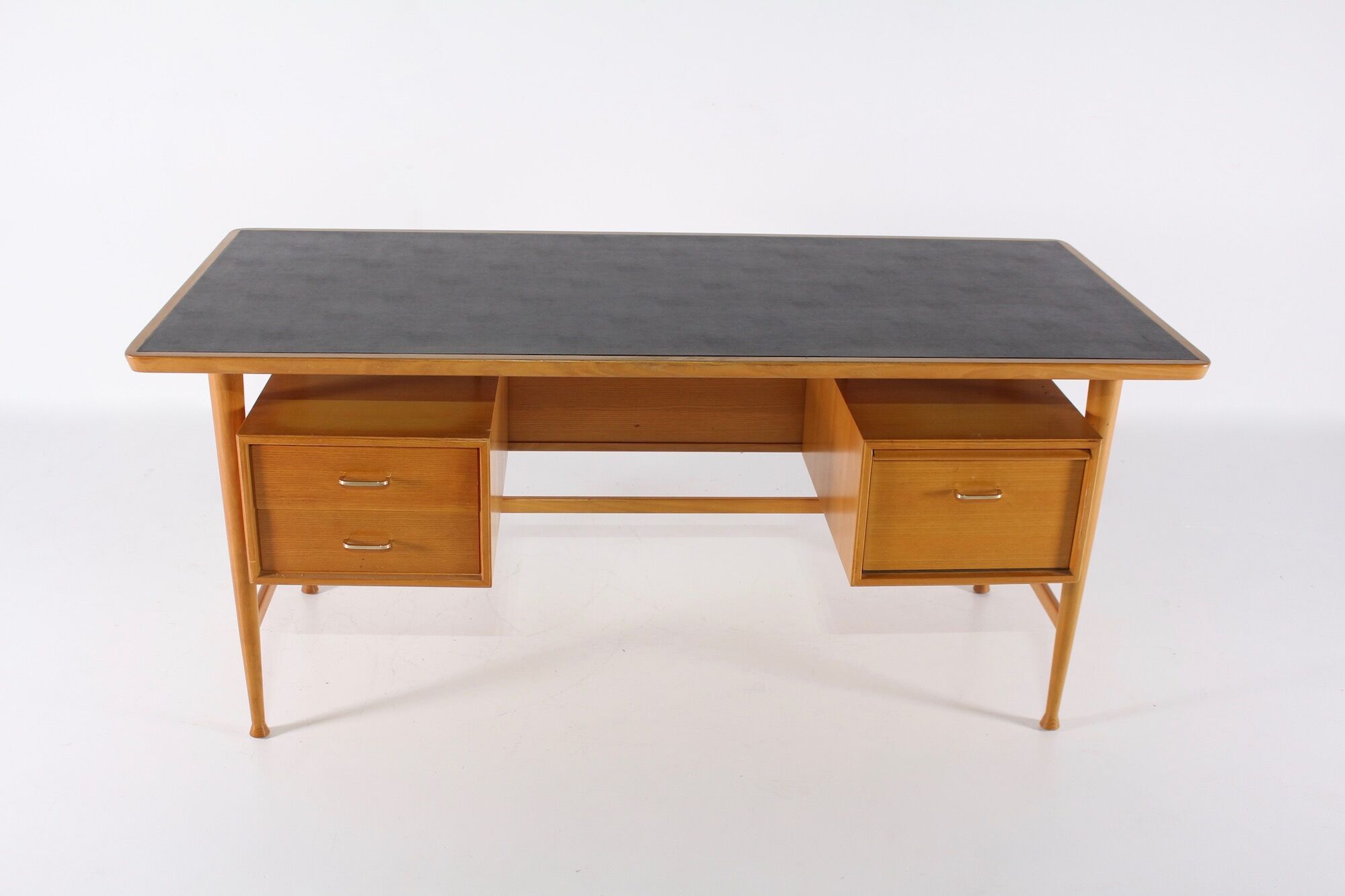 Scandinavian desk all sides